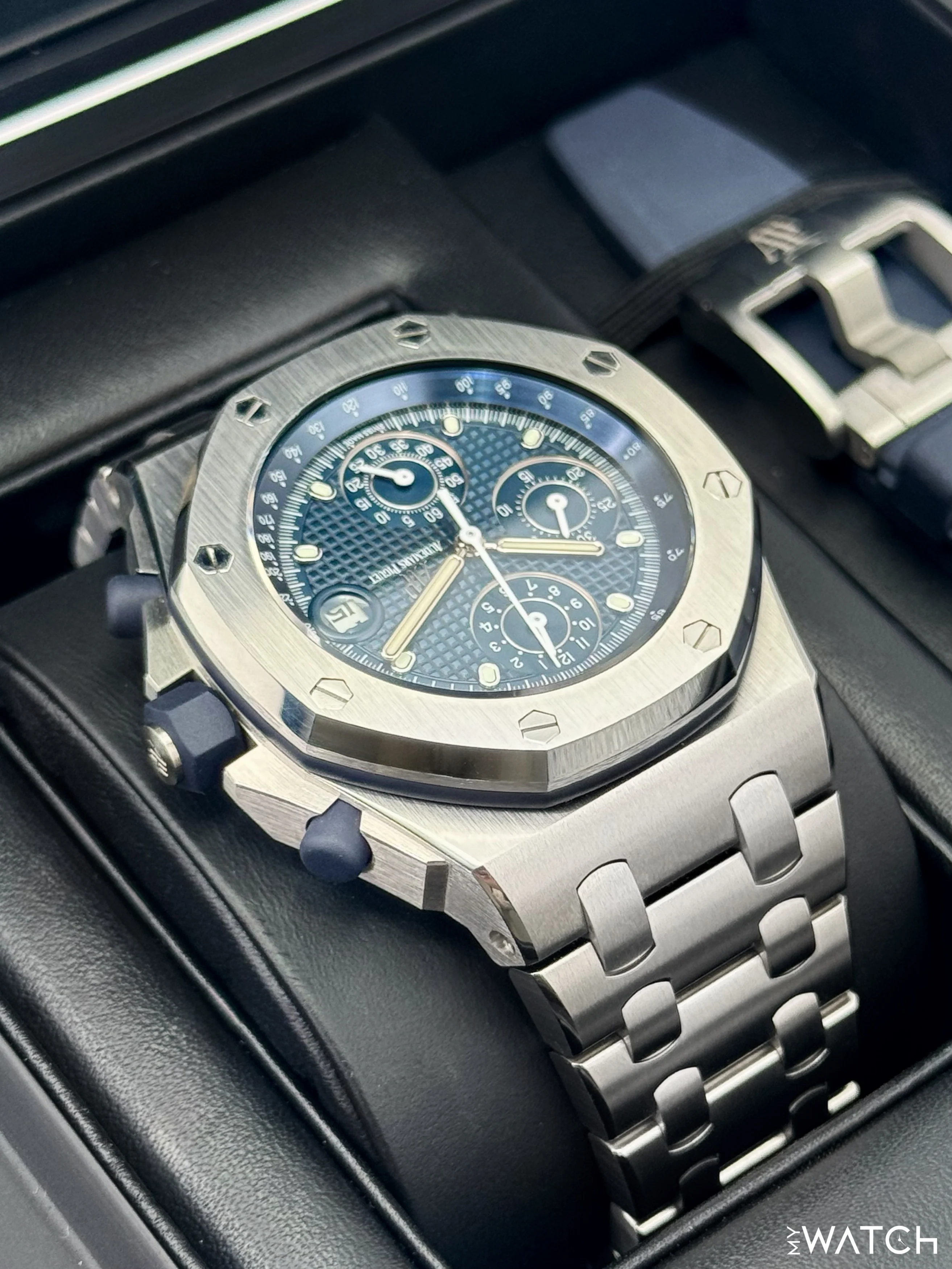 2021 Audemars Piguet Royal Oak Offshore Chrono "The Beast" 42mm 26238ST Blue Dial - Image 8