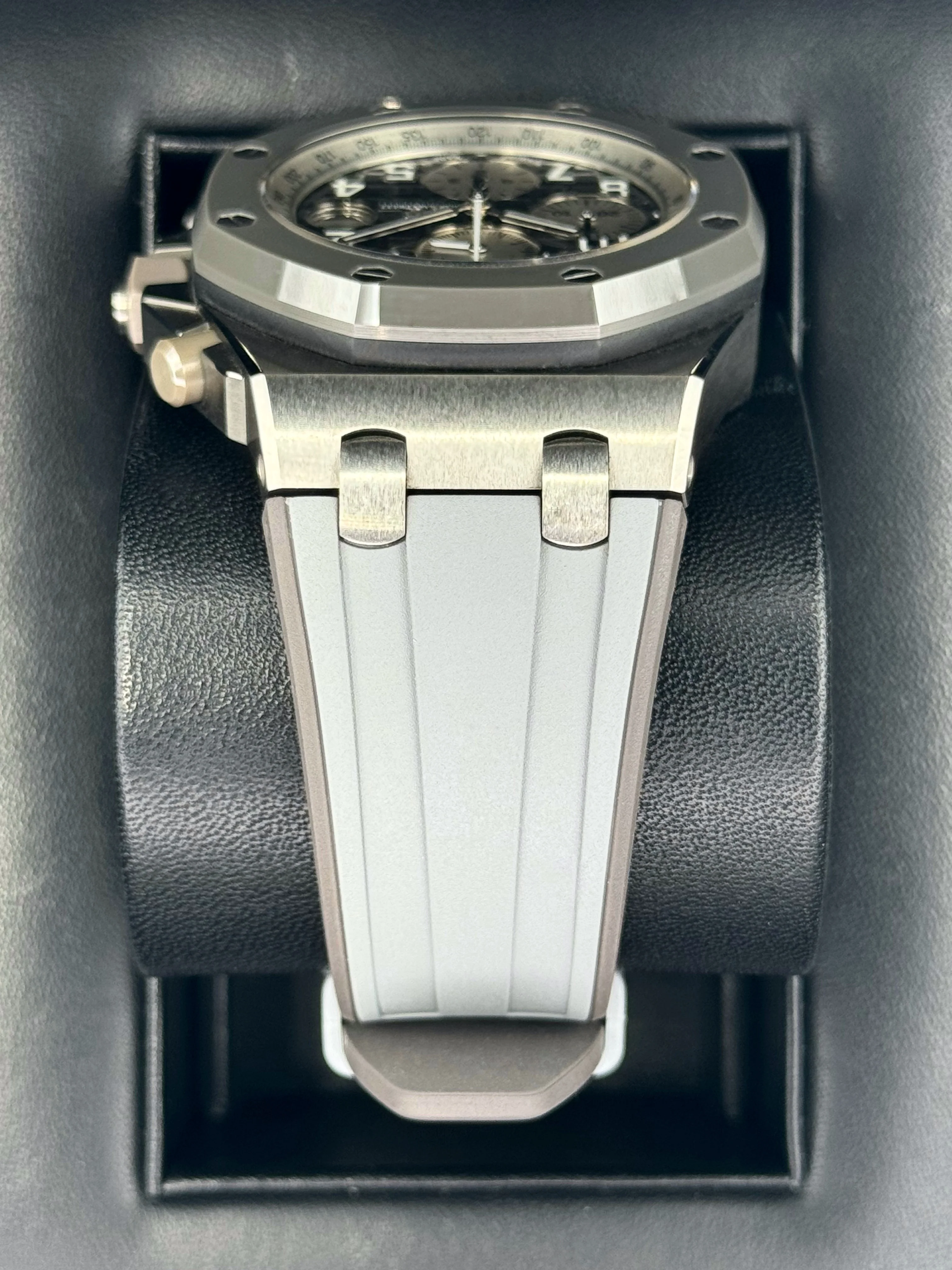 2021 Audemars Piguet Royal Oak Offshore Chrono 42mm 26470IO - Image 4