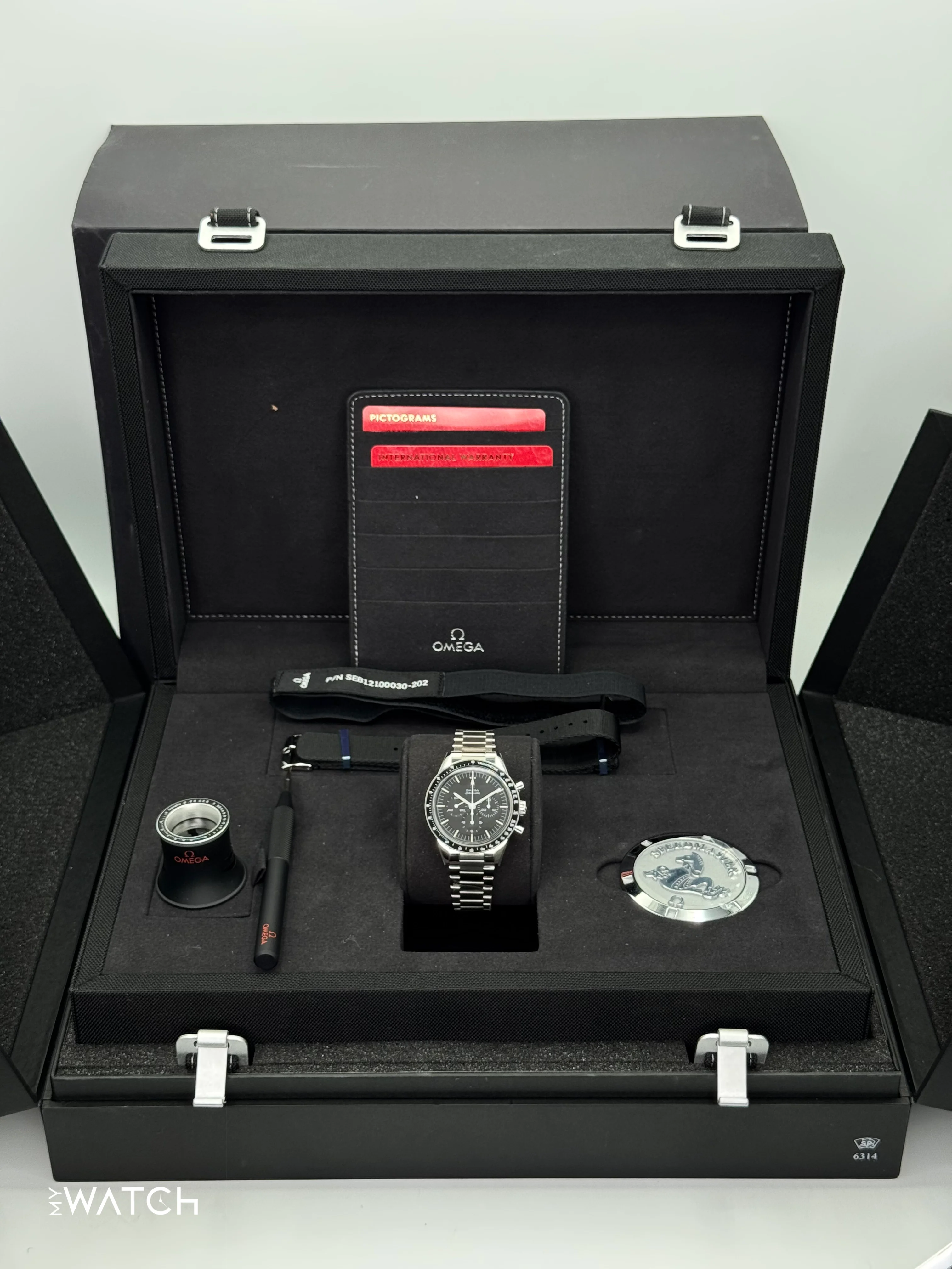 NEW 2021 Omega Speedmaster "Ed White" 39.7mm 311.30.40.30.01.001 Black Dial - Image 9
