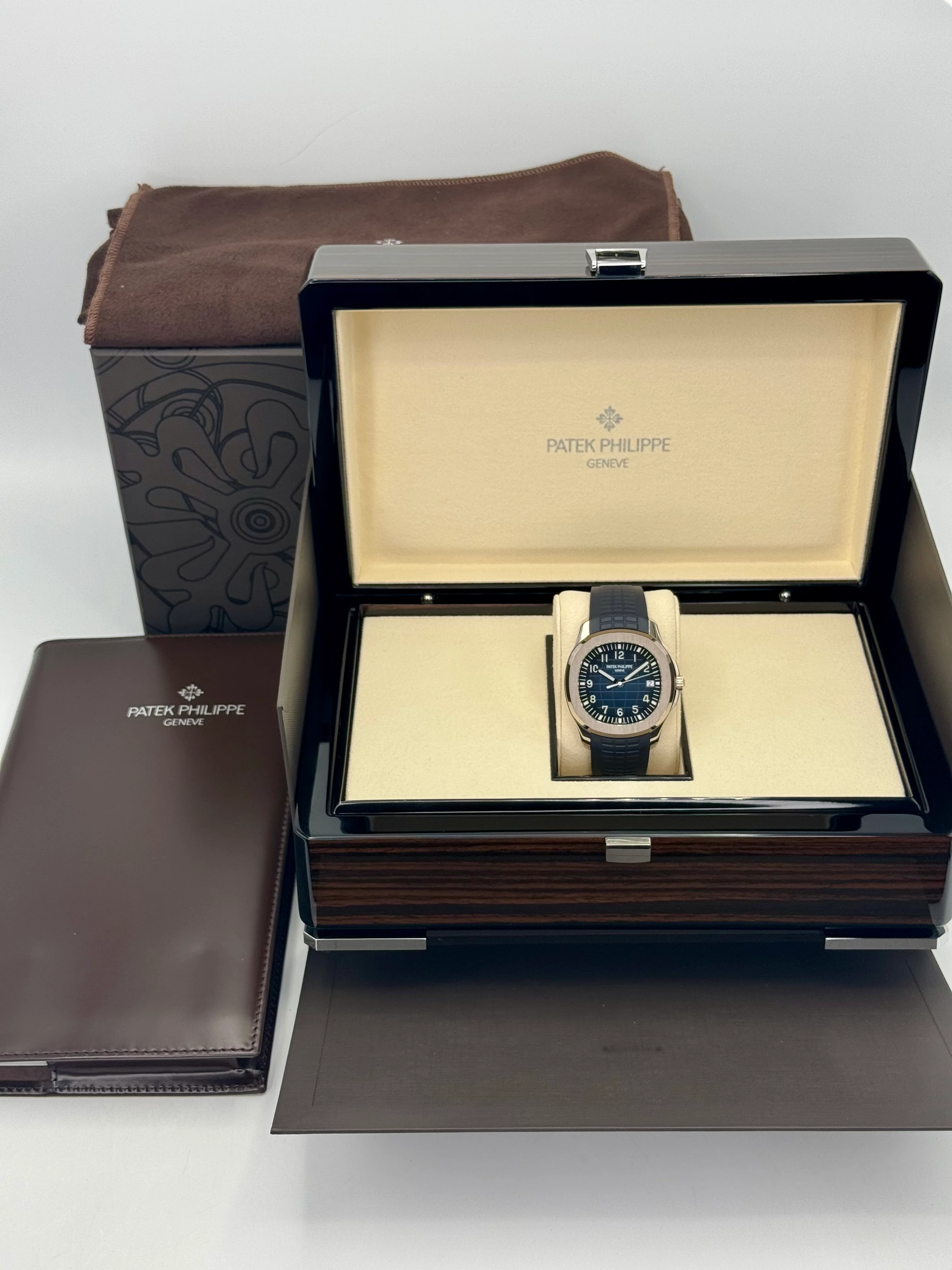 2021 Patek Philippe Aquanaut 5168G 42.2mm White Gold Blue Dial - Image 11