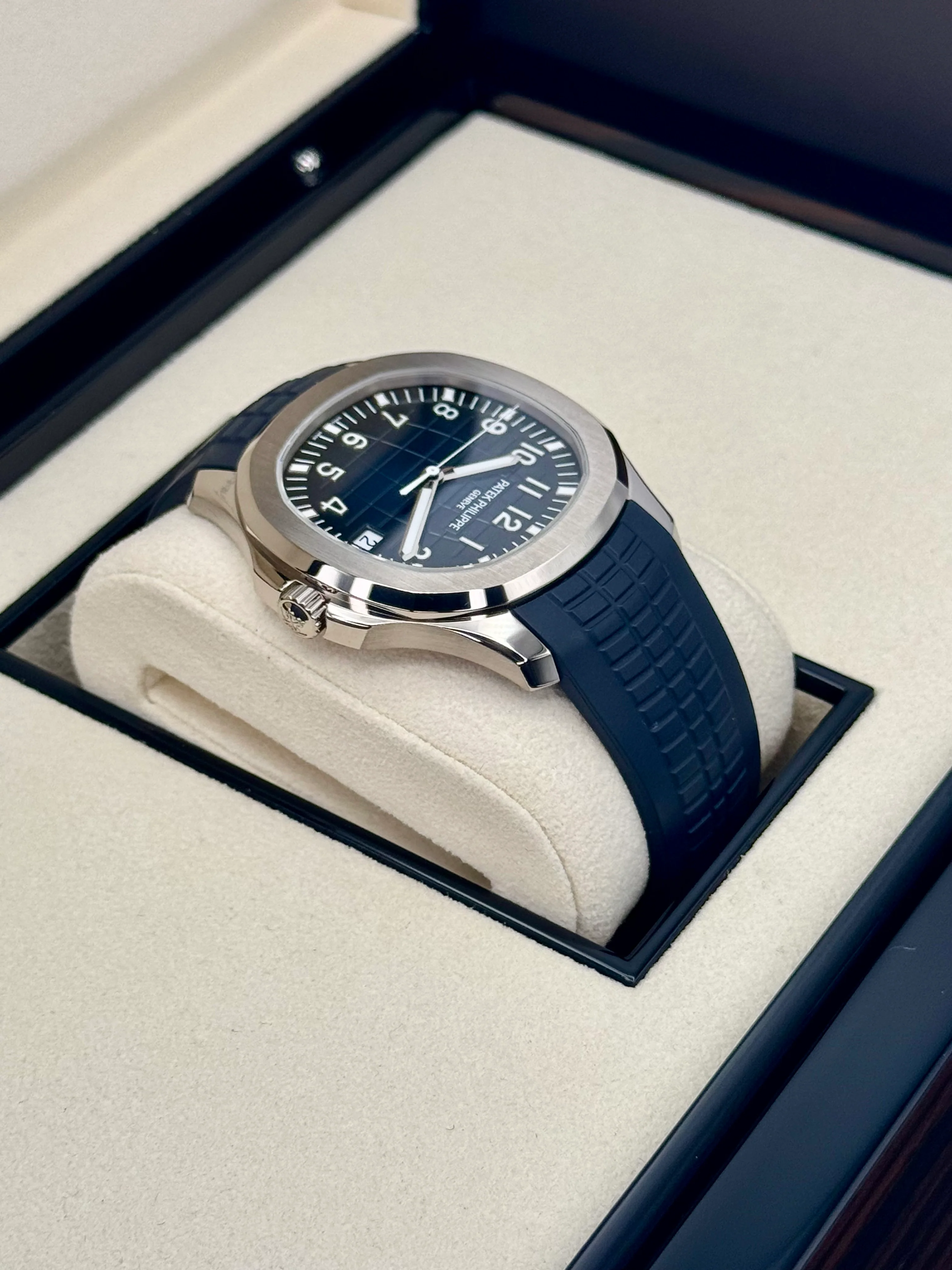 2021 Patek Philippe Aquanaut 5168G 42.2mm White Gold Blue Dial - Image 8
