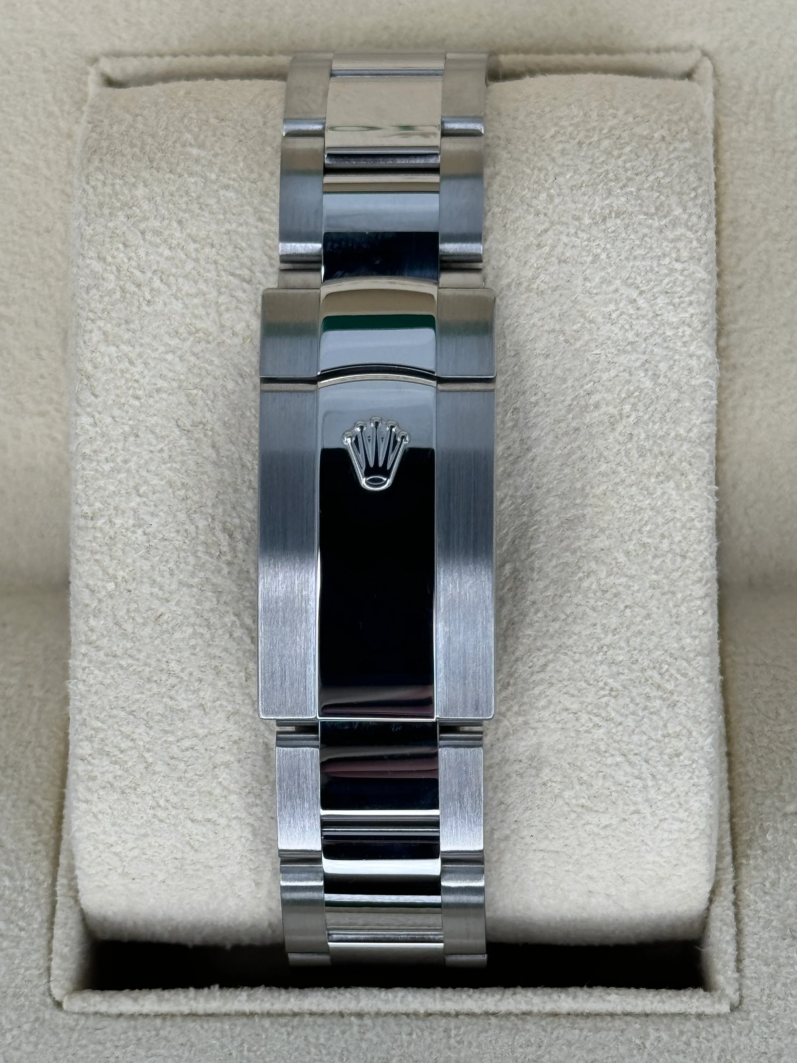2021 Rolex Datejust 41mm 126300 Oyster Blue Roman Numeral Dial - Image 2