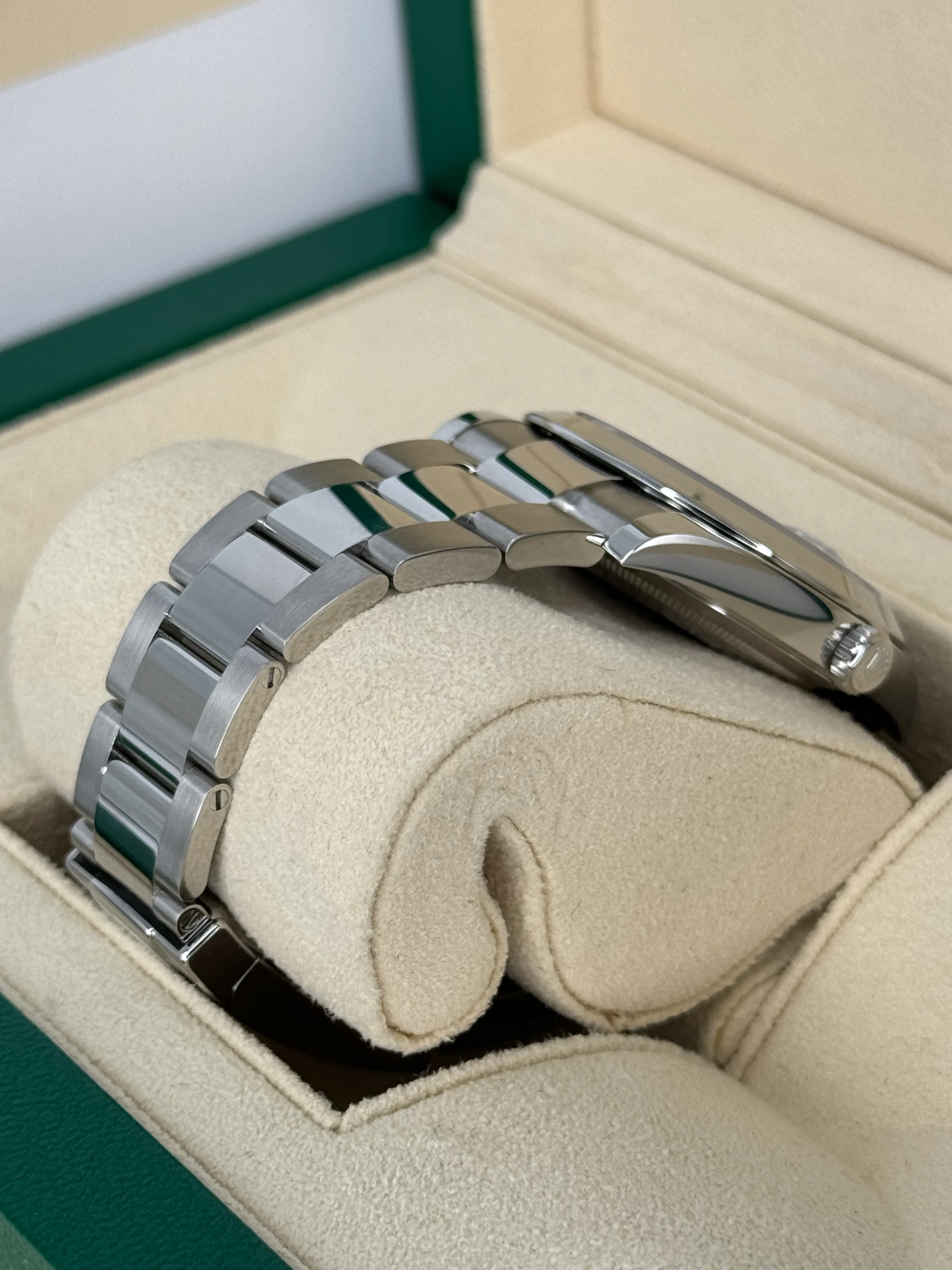 2021 Rolex Datejust 41mm 126300 Oyster Blue Roman Numeral Dial - Image 5