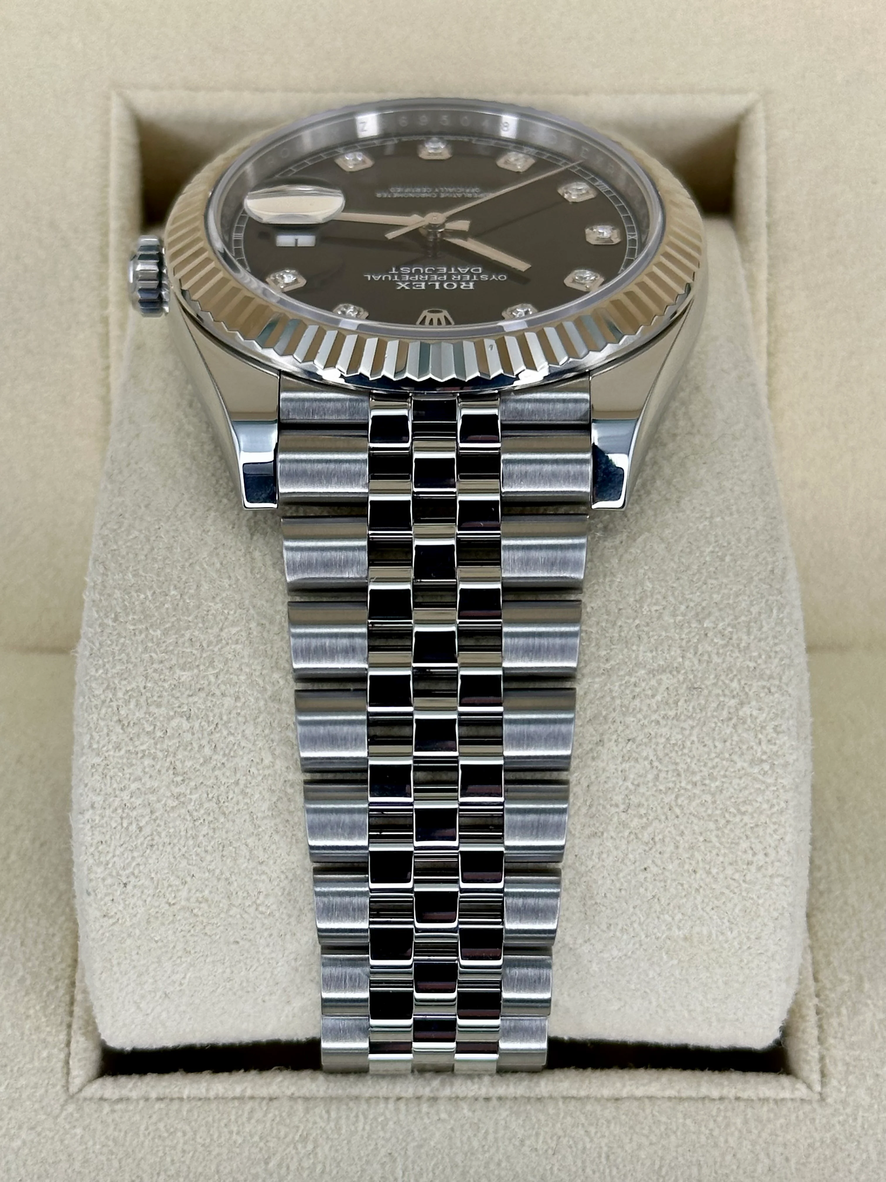 2021 Rolex Datejust 41mm 126334 Jubilee Black Diamond Dial - Image 4