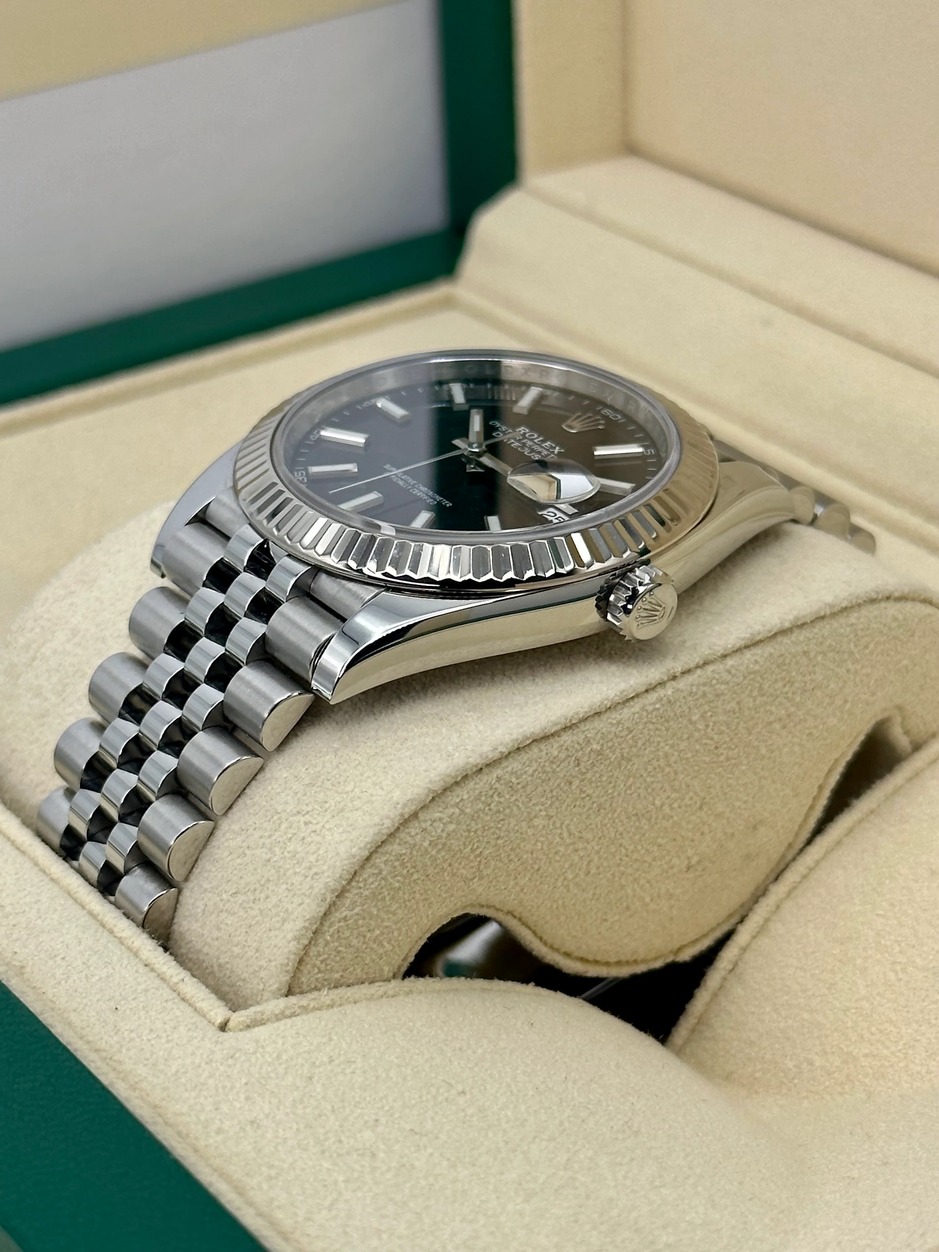2021 Rolex Datejust 41mm 126334 Stainless Steel Jubilee Black Stick Dial - Image 5