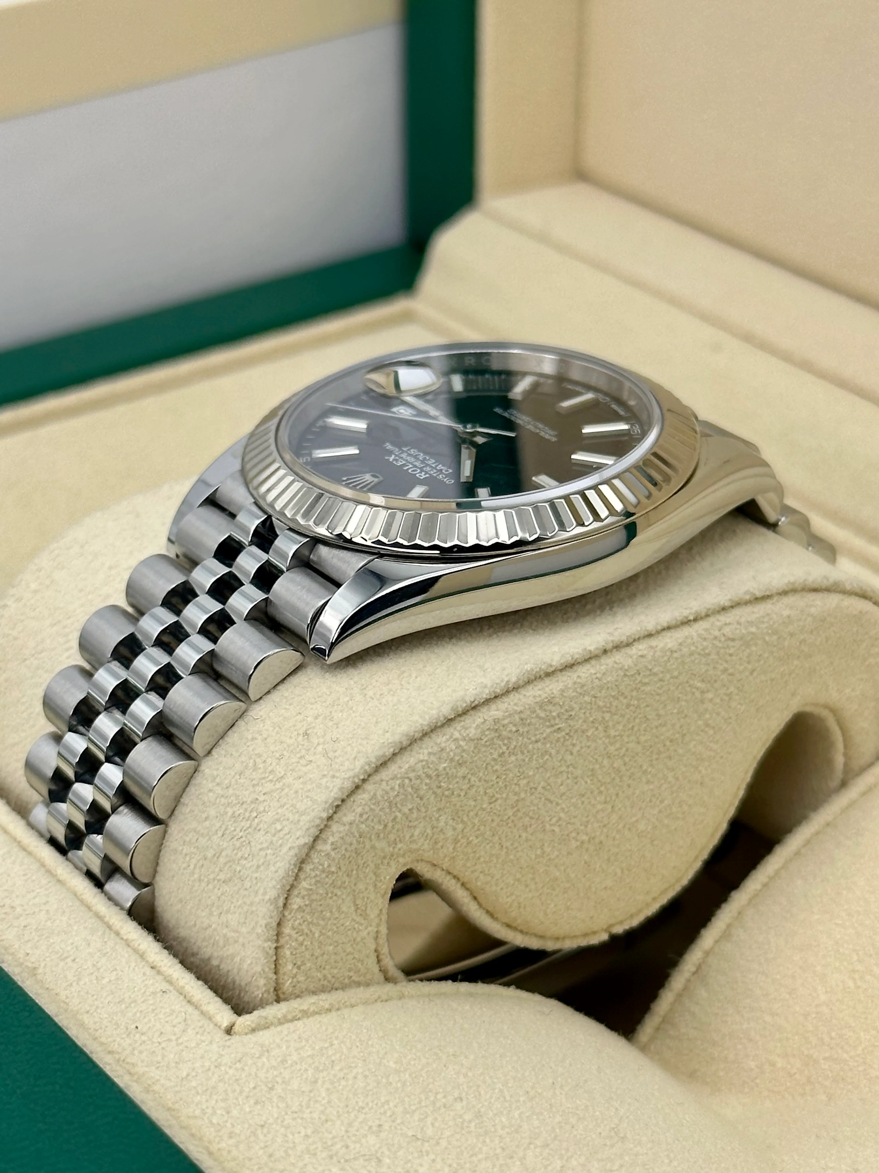 2021 Rolex Datejust 41mm 126334 Stainless Steel Jubilee Black Stick Dial - Image 7