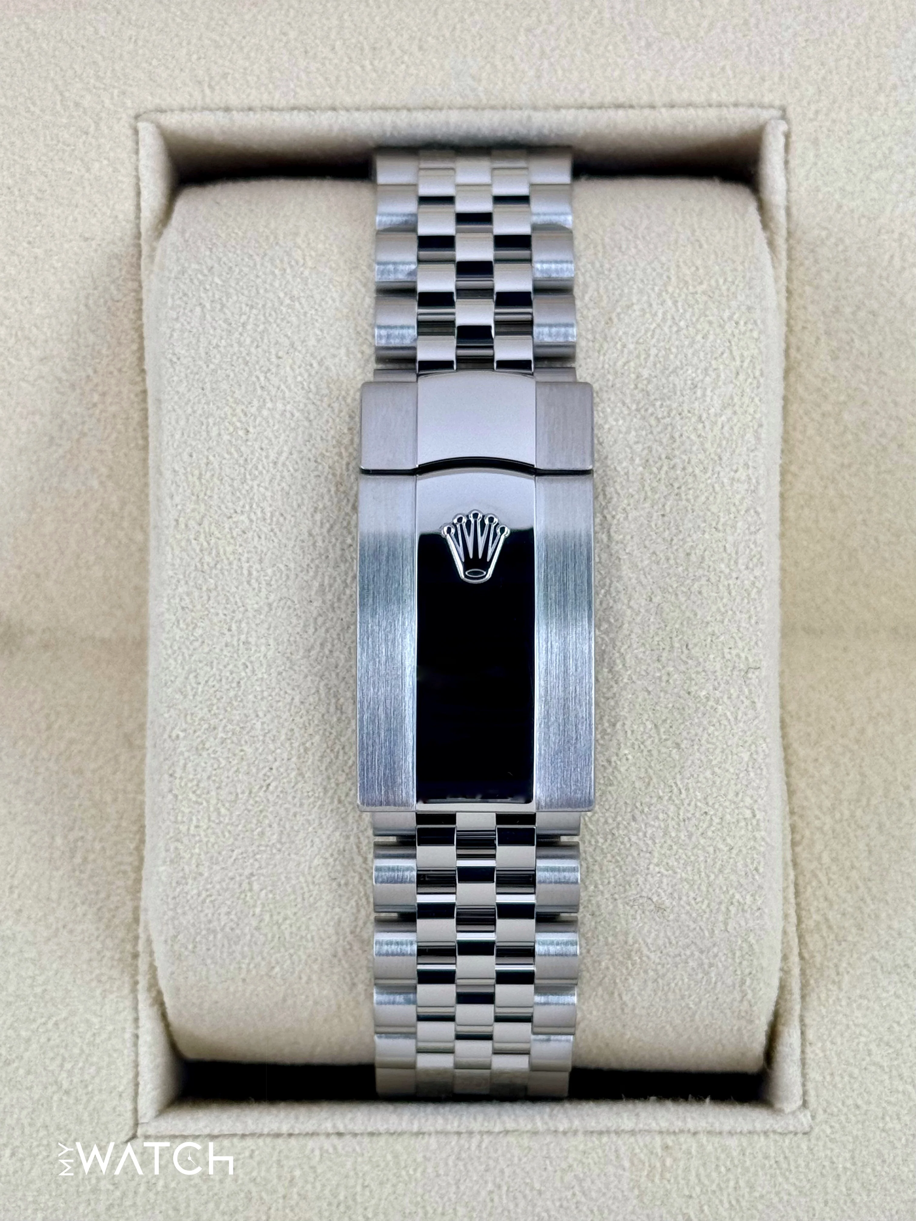 2021 Rolex Datejust 41mm 126334 Stainless Steel Jubilee White Dial - Image 2