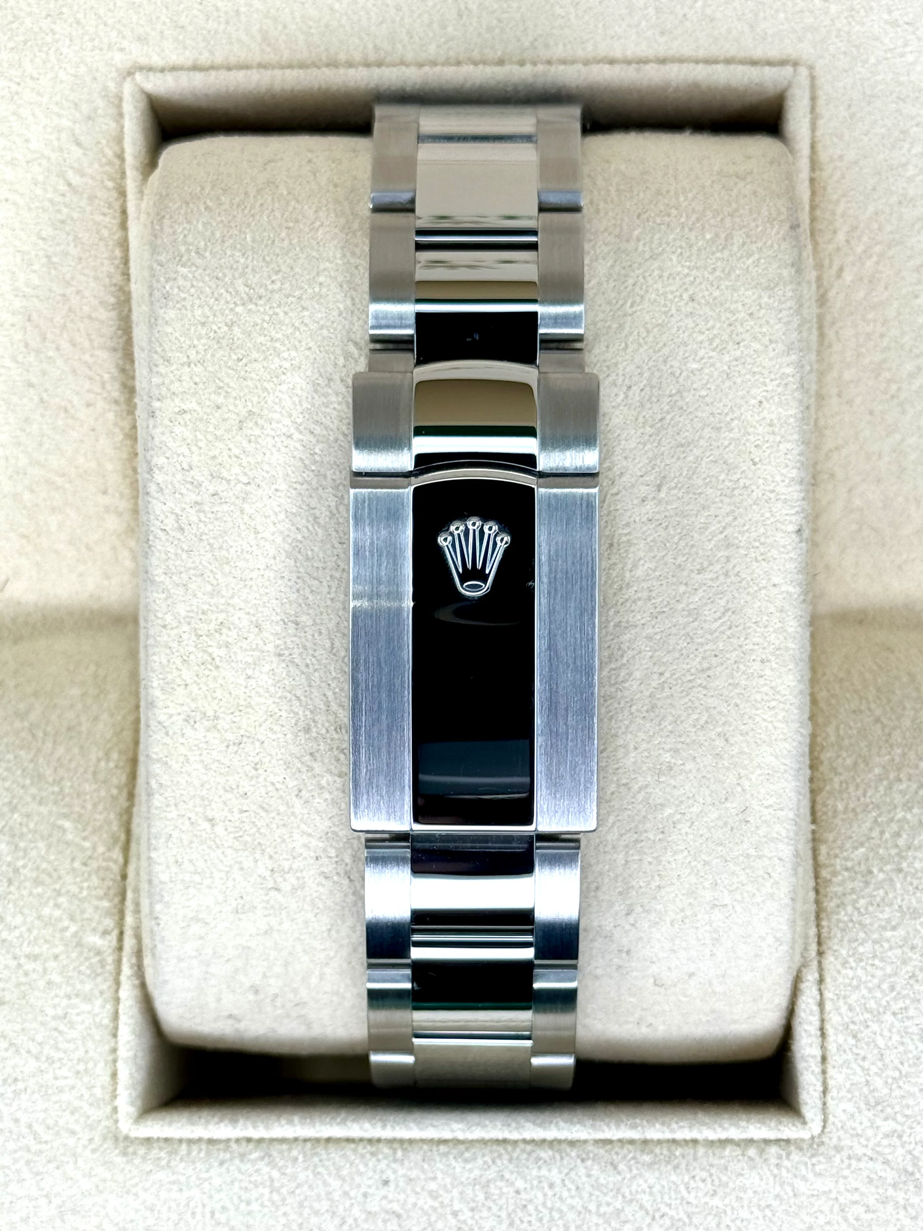 2021 Rolex Datejust 41mm Rhodium Diamond Dial 126334 - Image 2
