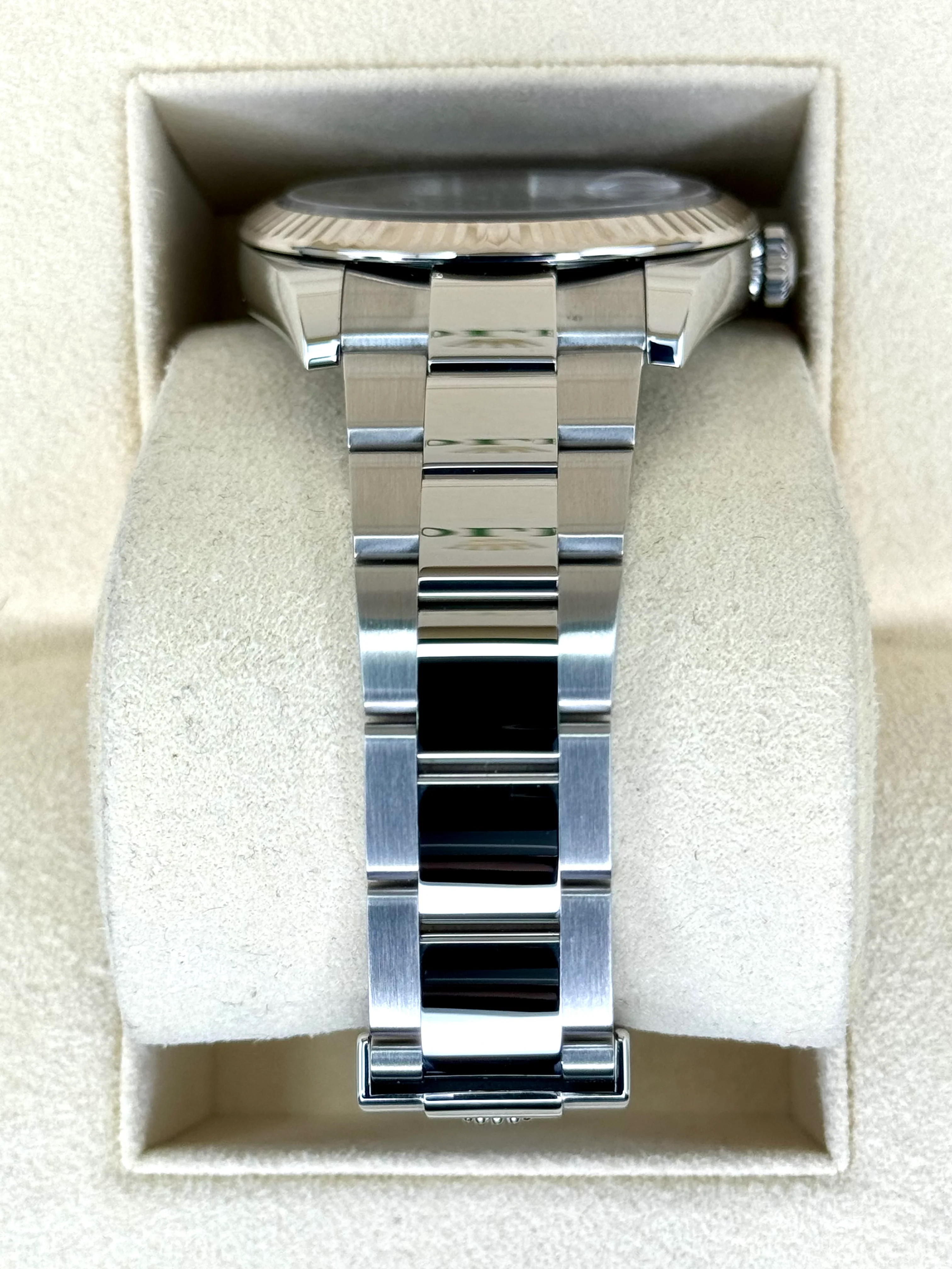 2021 Rolex Datejust 41mm Rhodium Diamond Dial 126334 - Image 3