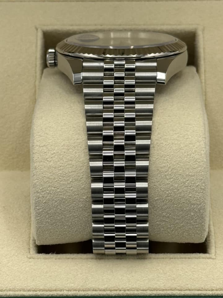 2021 Rolex Datejust 41mm 126334 Jubilee Wimbledon Dial - Image 4