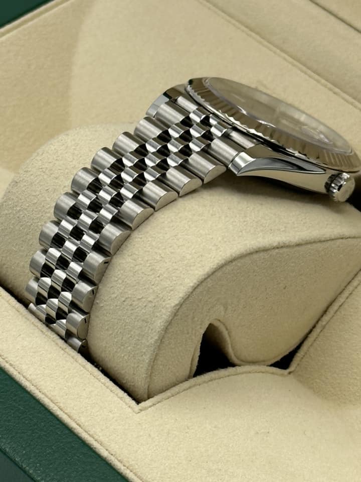 2021 Rolex Datejust 41mm 126334 Jubilee Wimbledon Dial - Image 5
