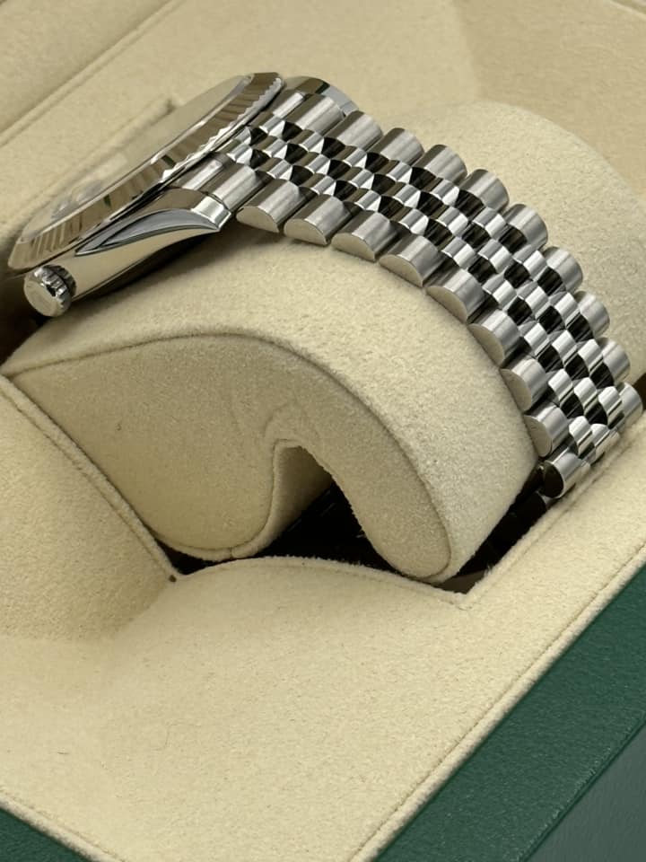 2021 Rolex Datejust 41mm 126334 Jubilee Wimbledon Dial - Image 6