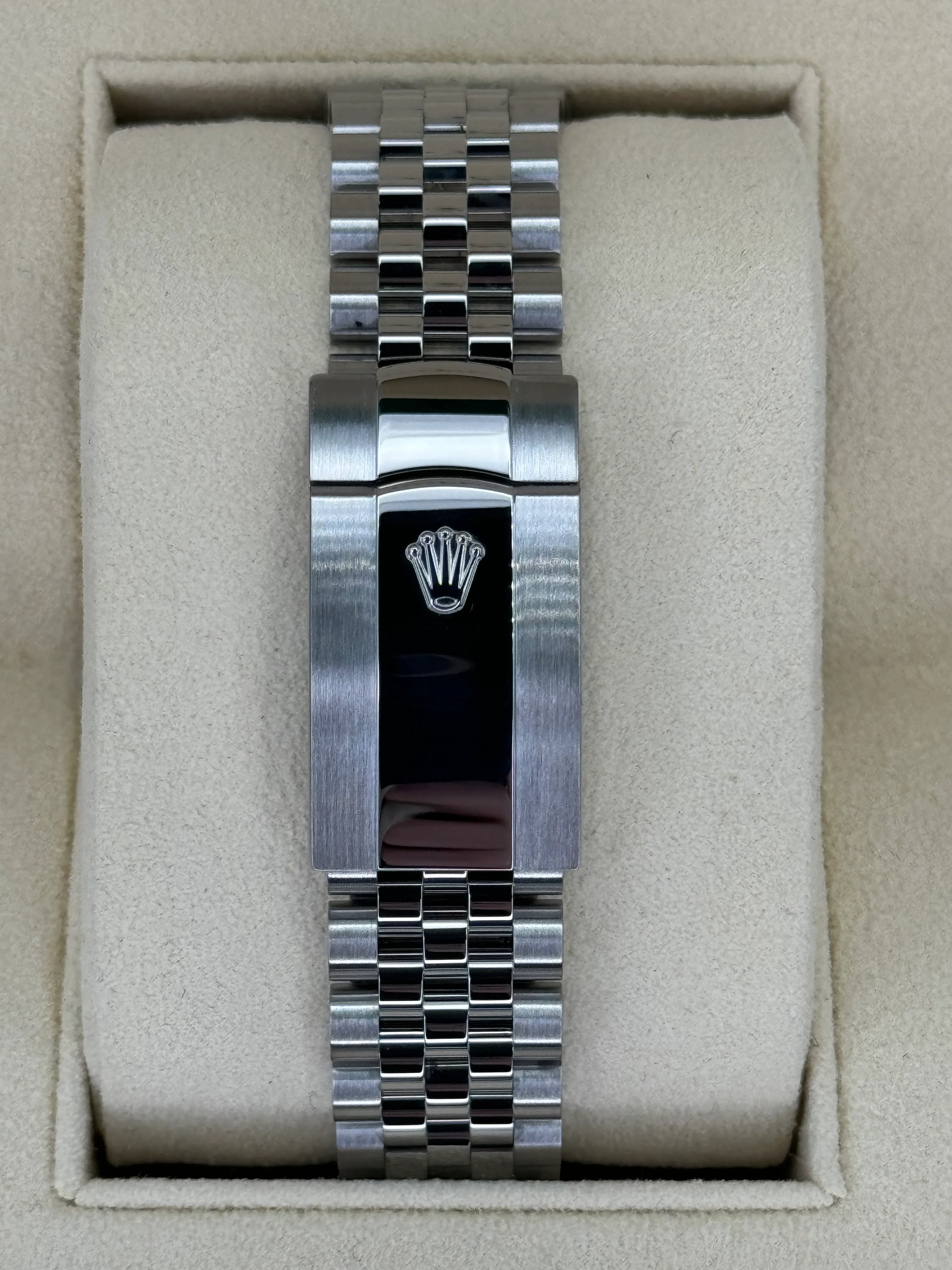 2021 Rolex Datejust 41mm Stainless Steel Jubilee Wimbledon Dial - Image 2