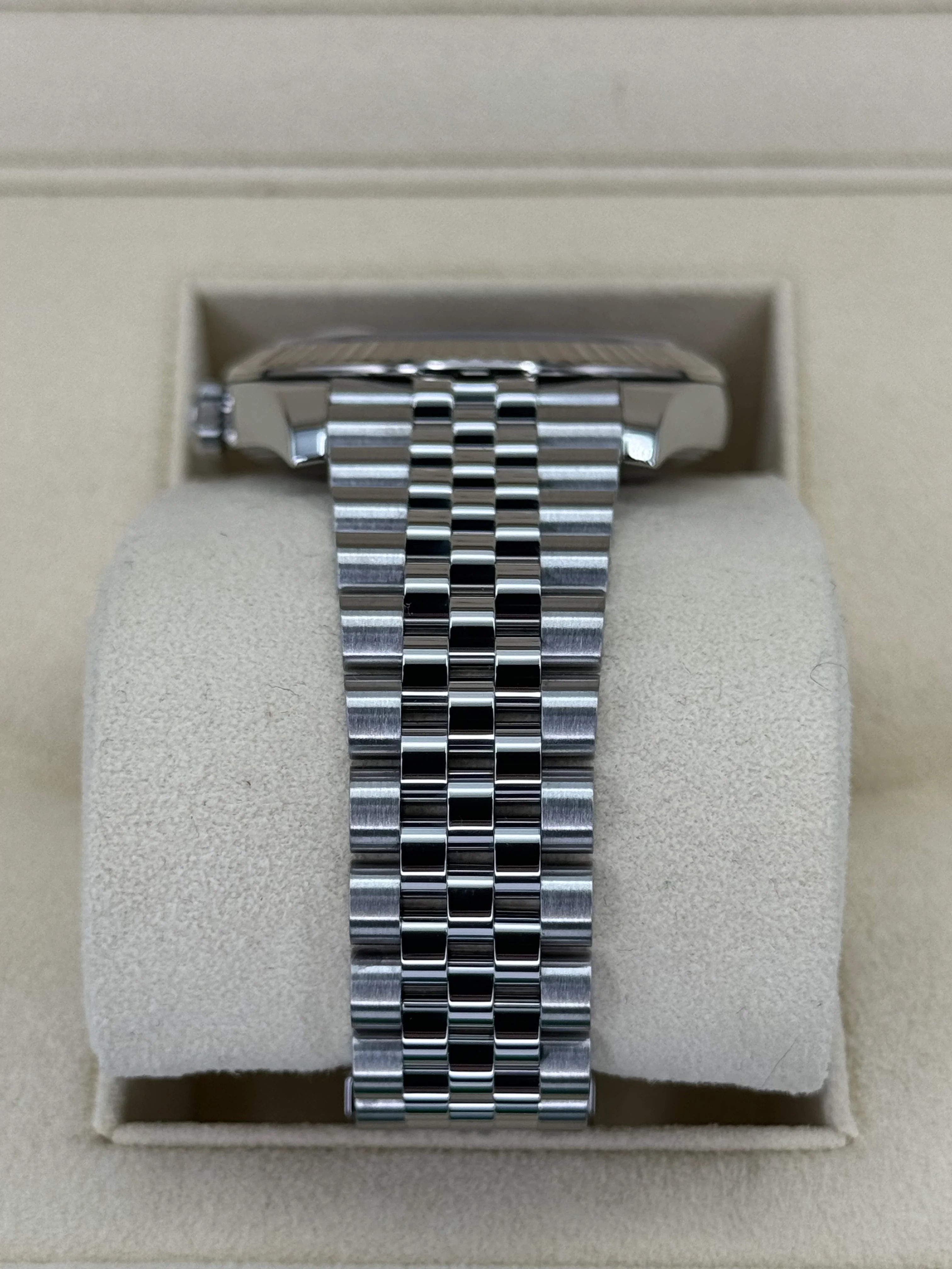 2021 Rolex Datejust 41mm Stainless Steel Jubilee Wimbledon Dial - Image 4