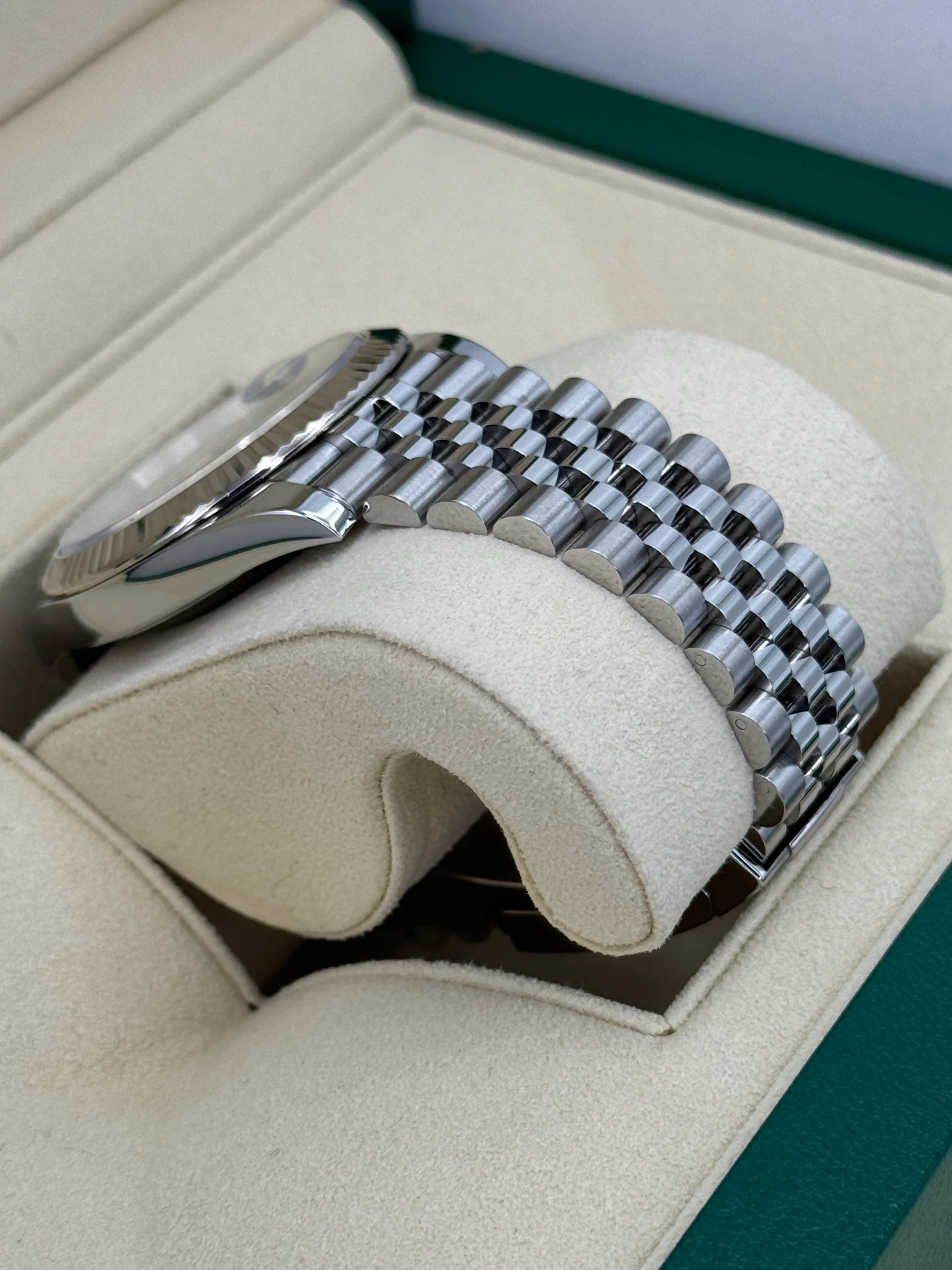 2021 Rolex Datejust 41mm Stainless Steel Jubilee Wimbledon Dial - Image 6
