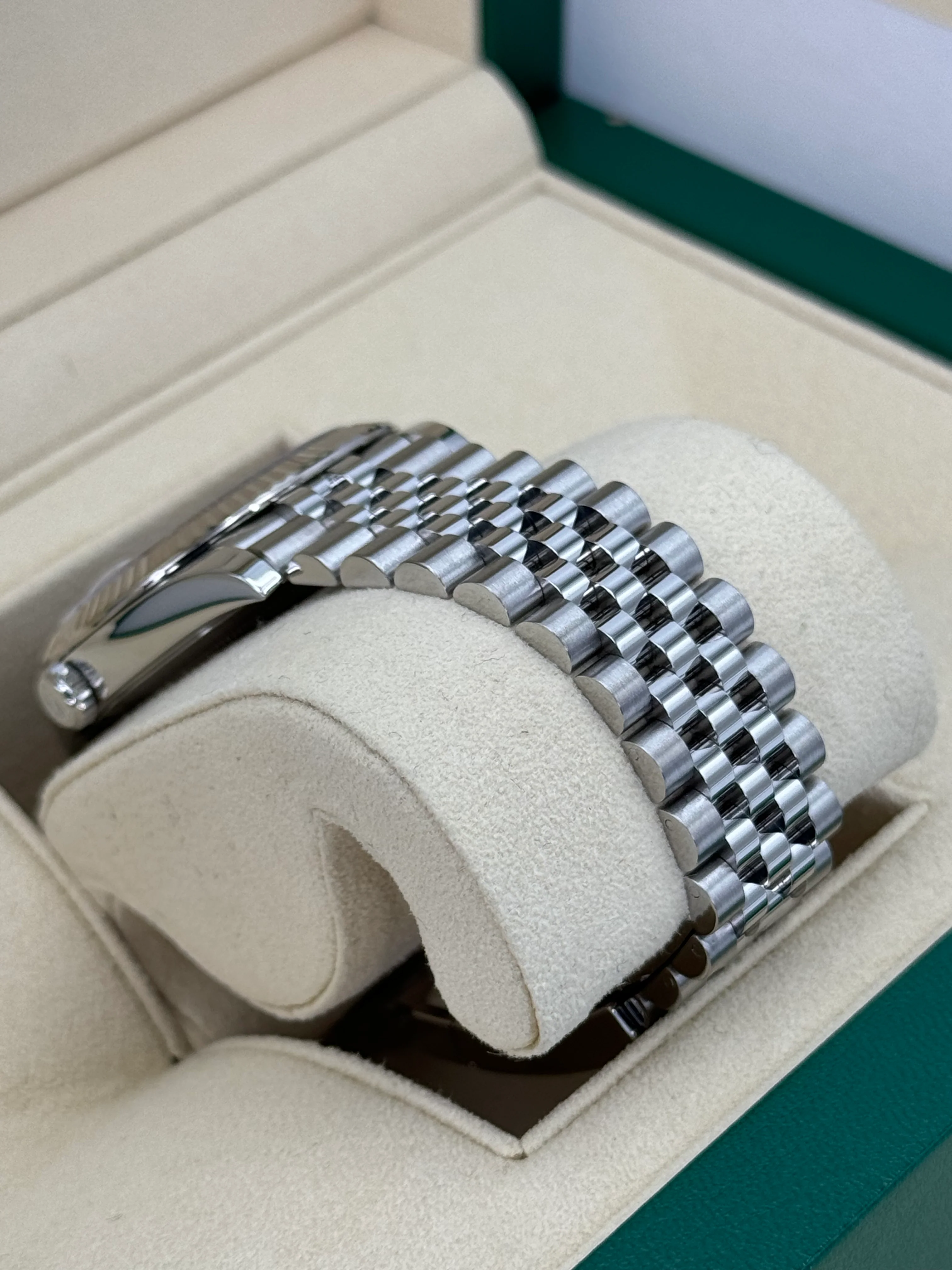 2021 Rolex Datejust 41mm Stainless Steel Jubilee Wimbledon Dial - Image 8