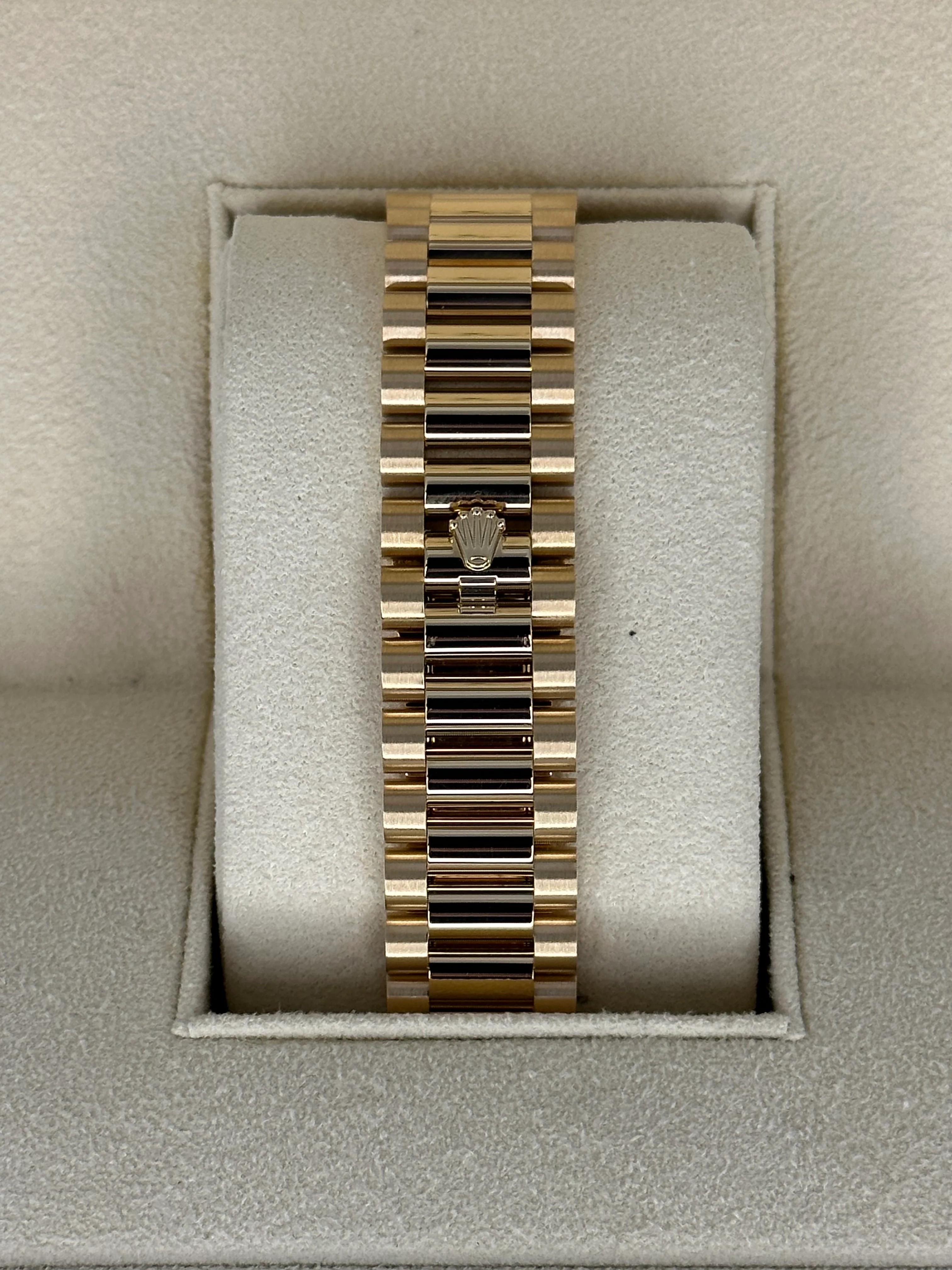 2021 Rolex Day-Date 36mm 128238 Mother of Pearl Diamond Dial - Image 2