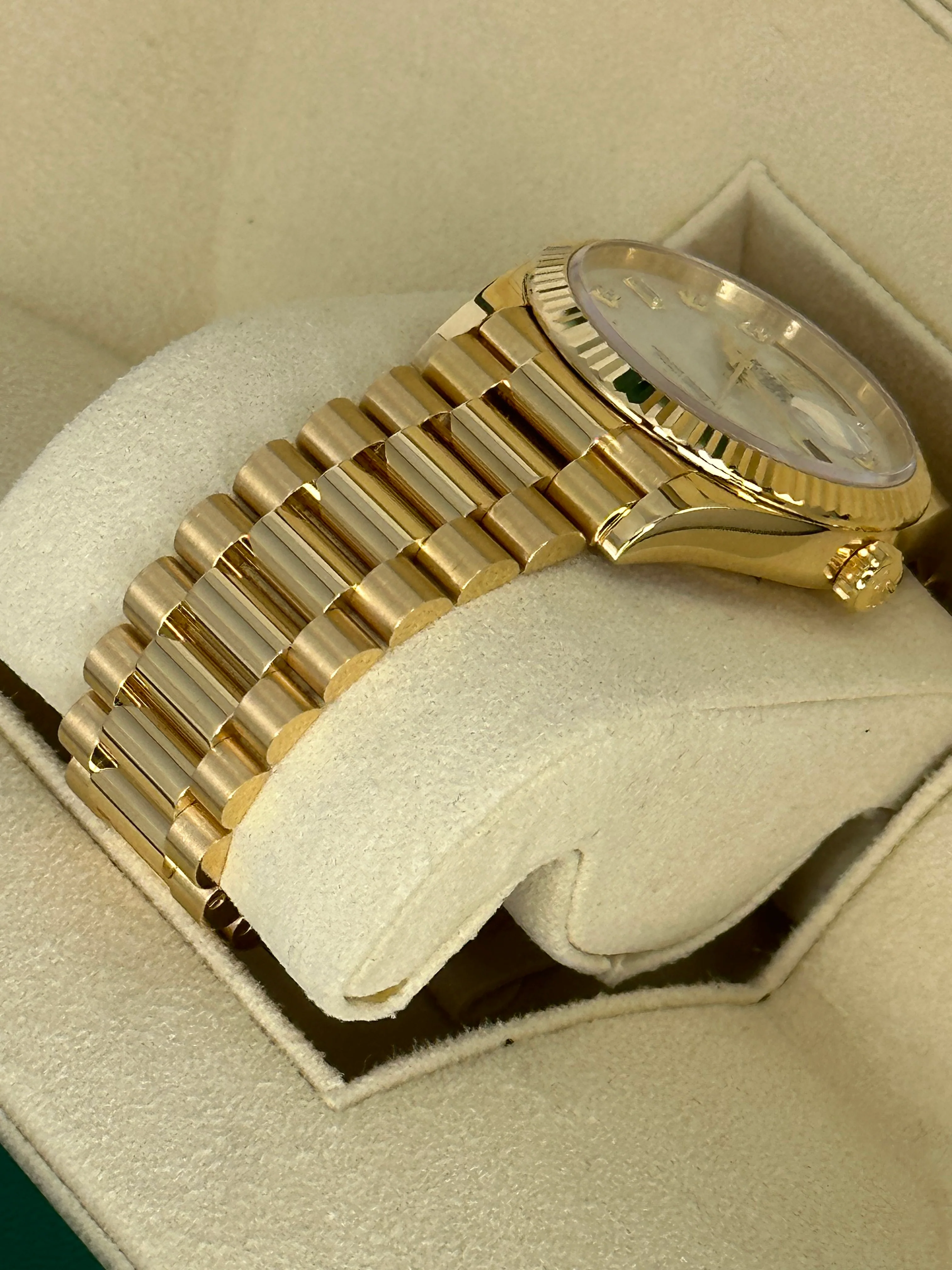 2021 Rolex Day-Date 36mm 128238 Mother of Pearl Diamond Dial - Image 5