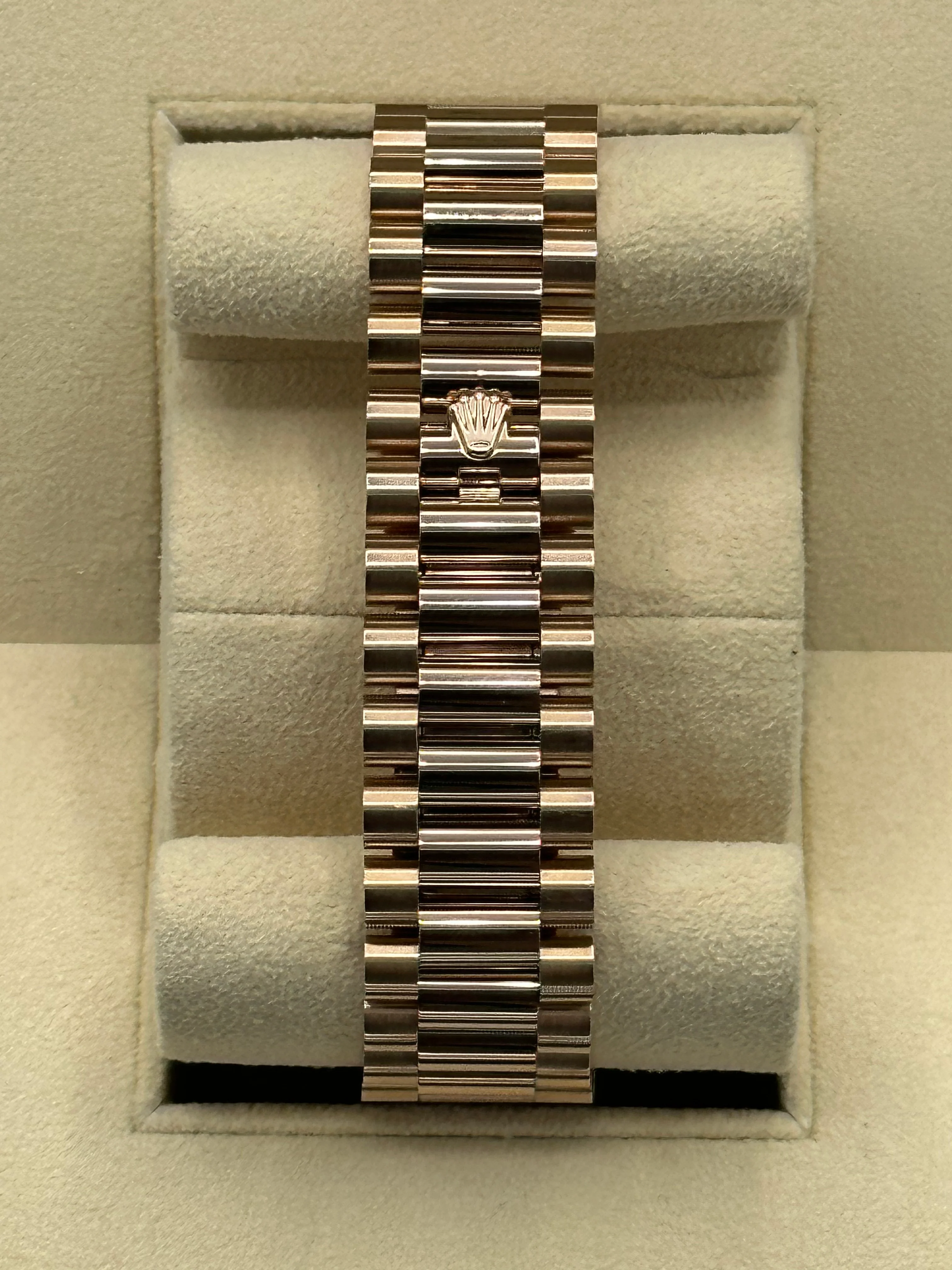 2021 Rolex Day-Date 40mm 228235 Presidential Rose Gold Sundust Dial - Image 6
