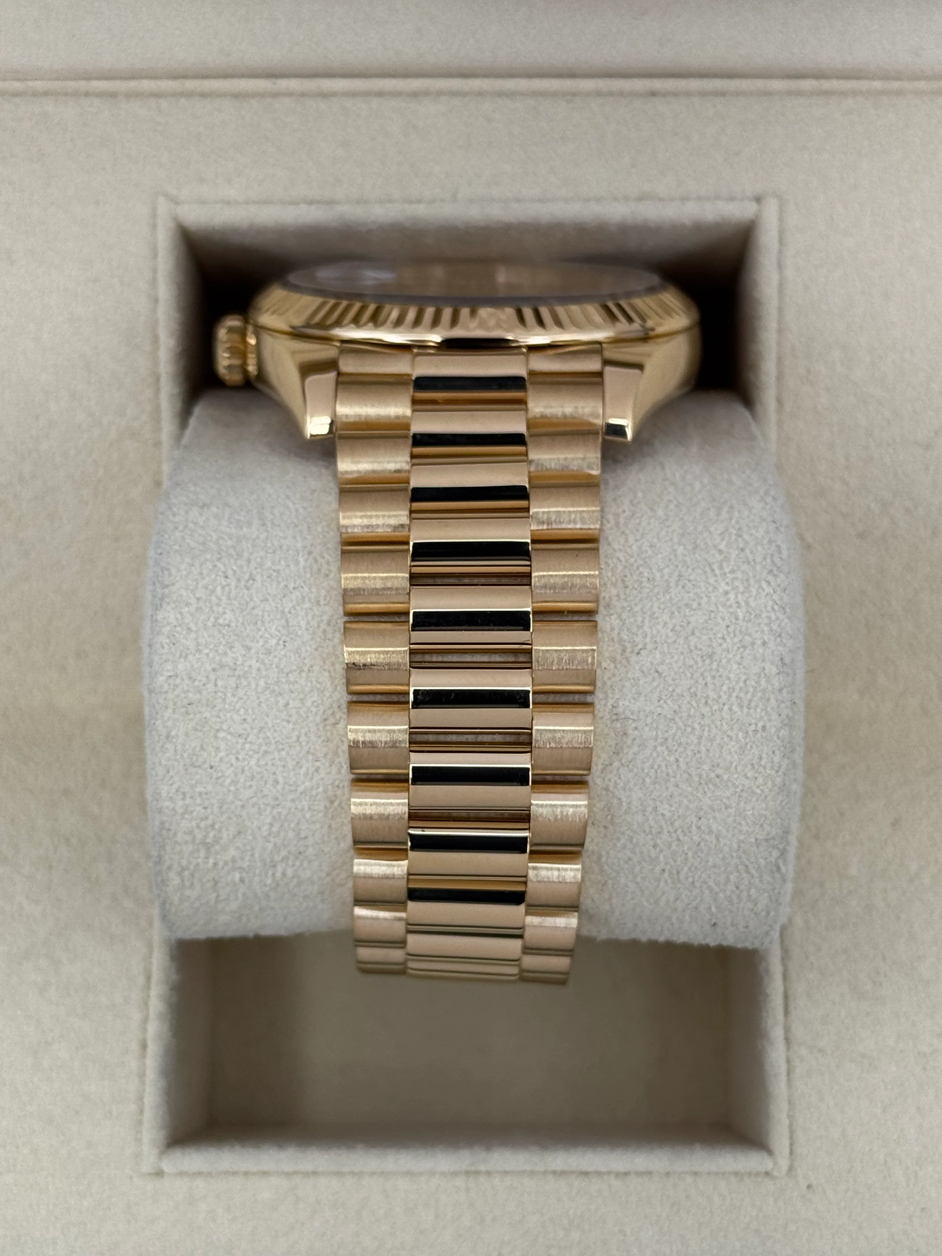 2021 Rolex Day-Date 40mm 228238 Presidential Champagne Dial - Image 4