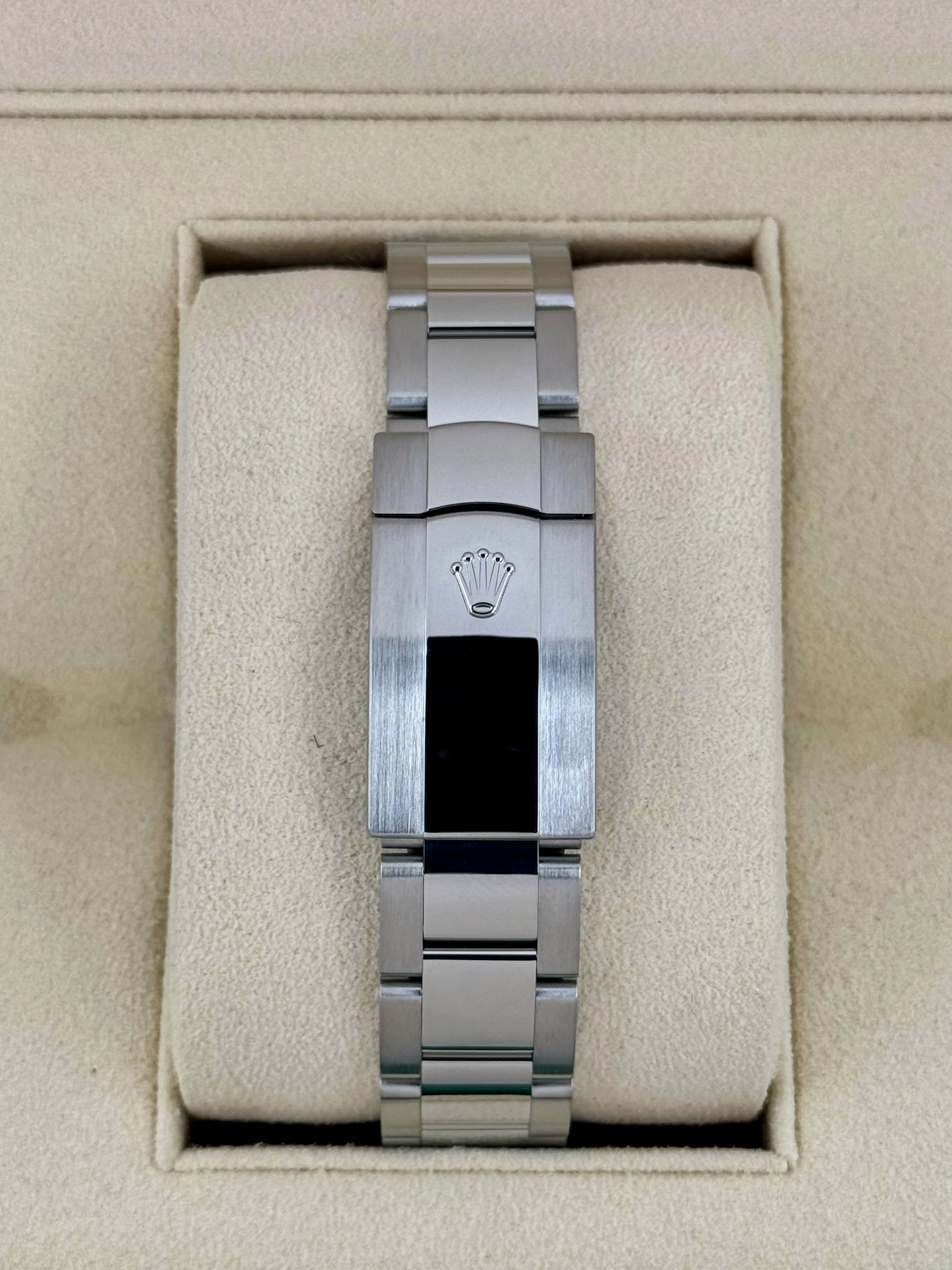2021 Rolex Milgauss 40mm 116400GV Stainless Steel Black Dial - Image 2