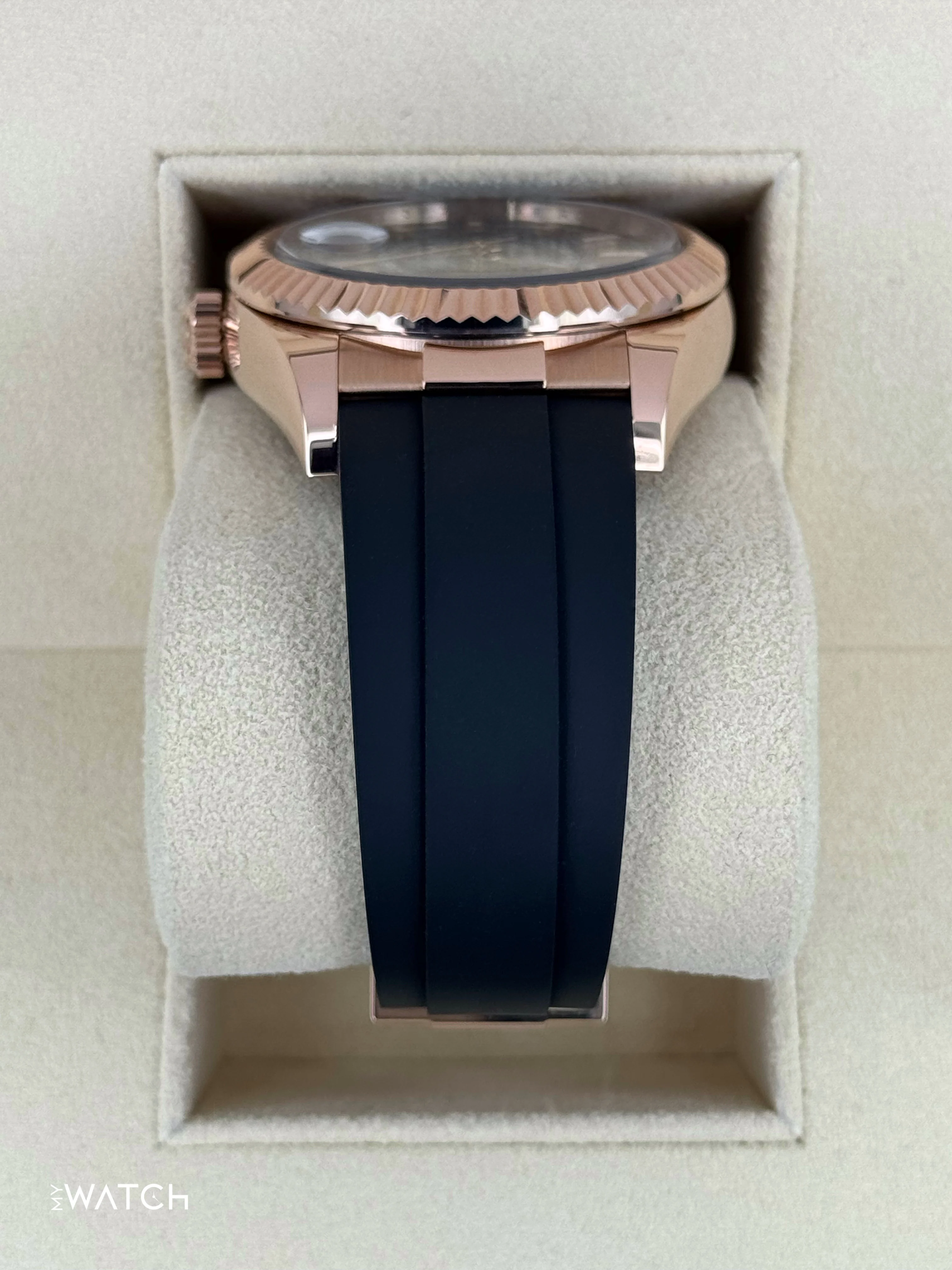 2021 Rolex Sky-Dweller 42mm 326235 Rose Gold Oysterflex Rhodium Dial - Image 4