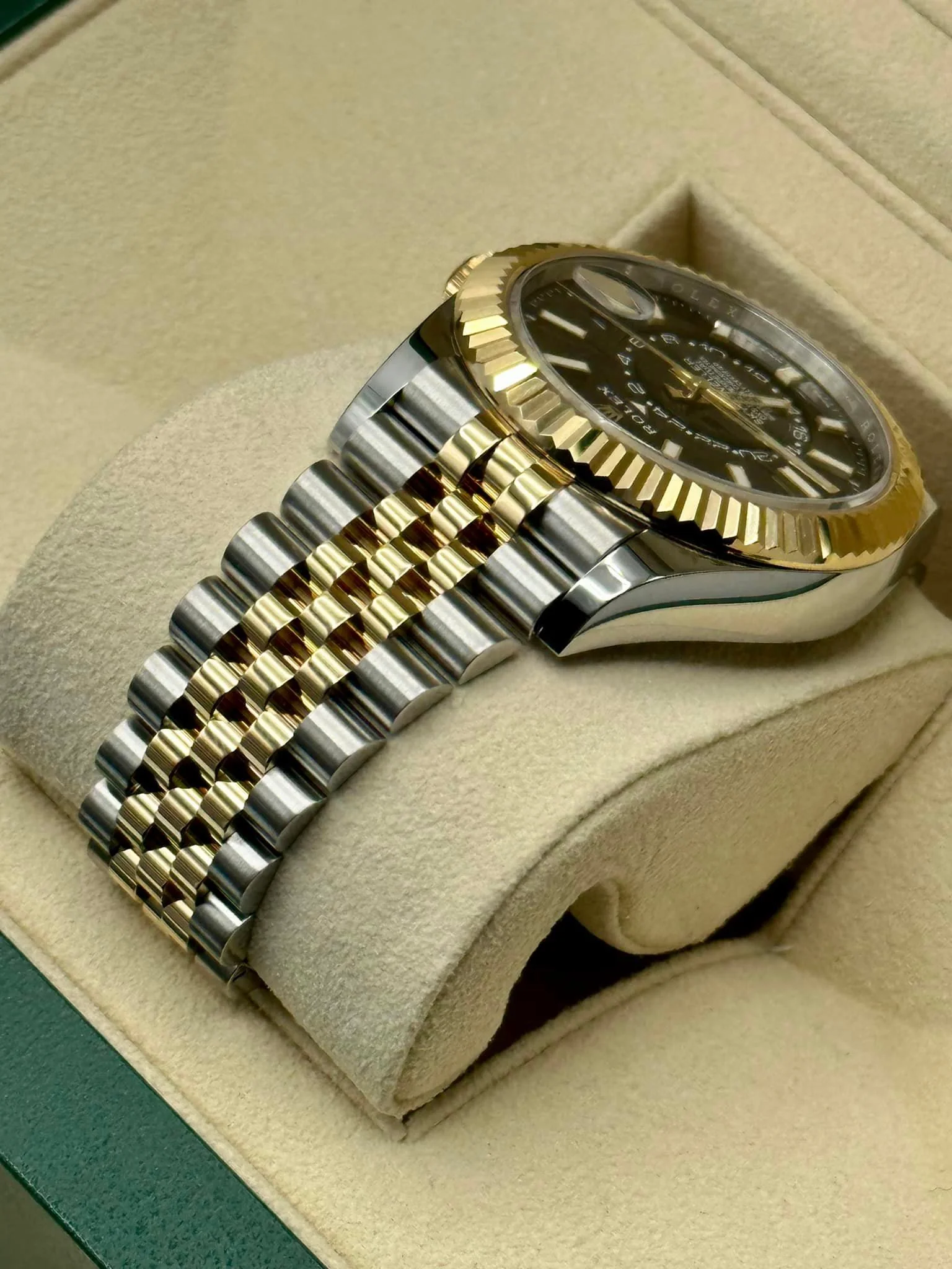 2021 Rolex Sky-Dweller 42mm 326933 Two-Tone Jubilee Black Dial - Image 5