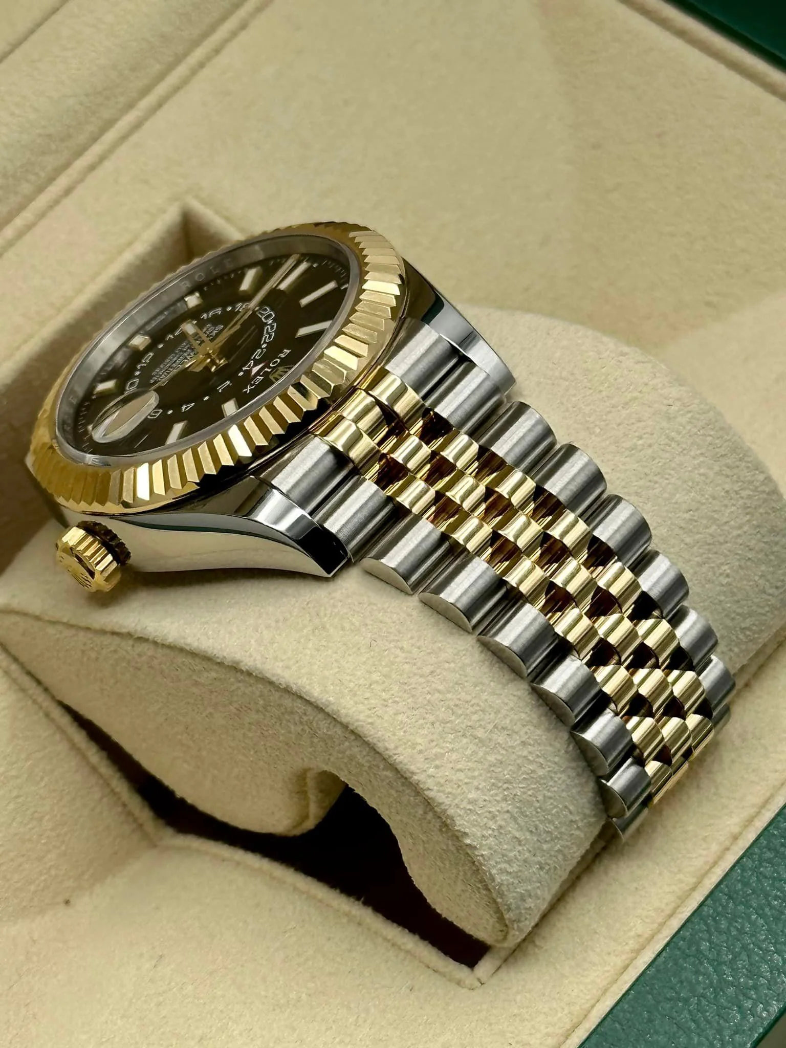 2021 Rolex Sky-Dweller 42mm 326933 Two-Tone Jubilee Black Dial - Image 6