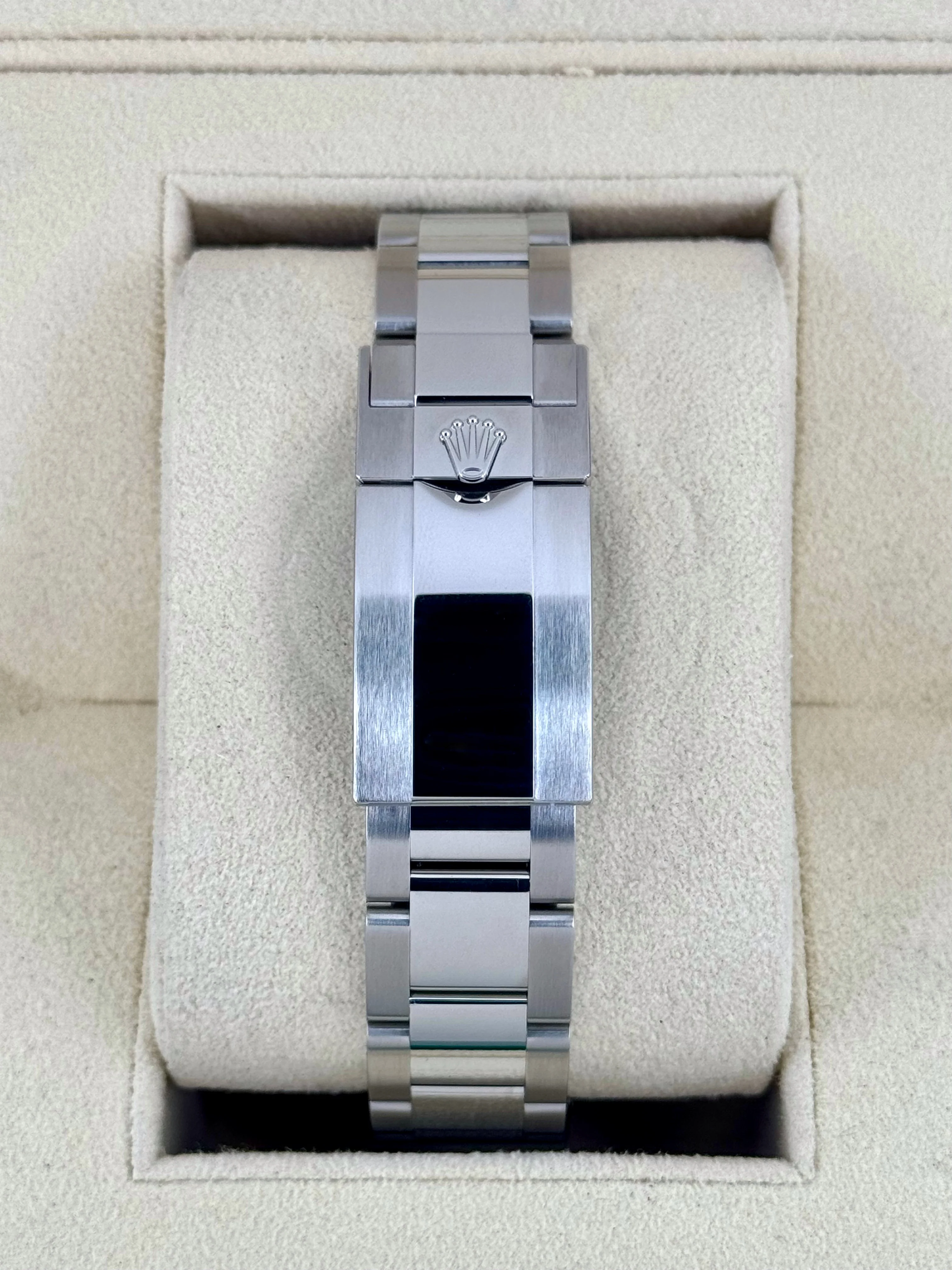 NEW 2021 Rolex Yacht-Master 40mm 126622 Stainless Steel Slate Dial - Image 2