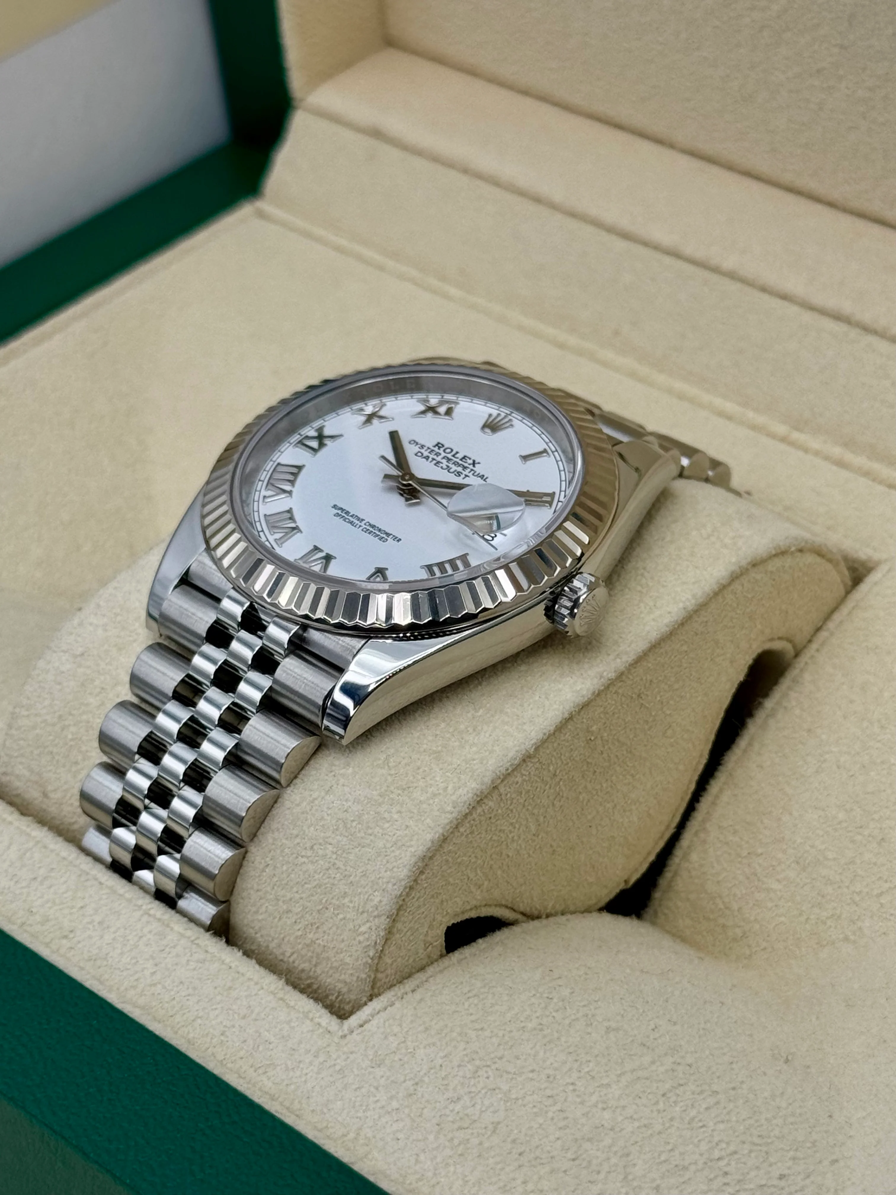 2021 Rolex Datejust 41mm 126334 Stainless Steel Jubilee White Dial - Image 5