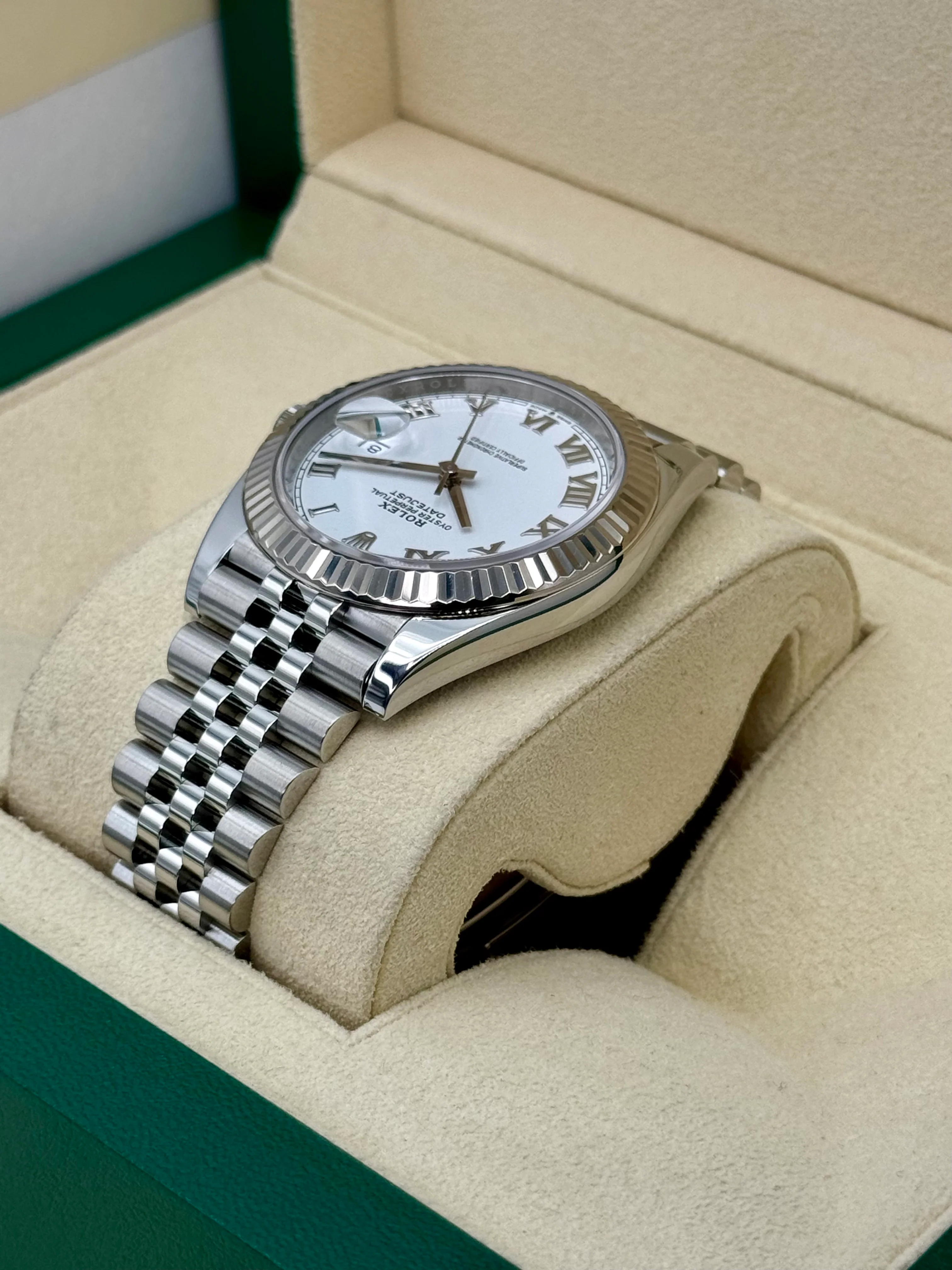 2021 Rolex Datejust 41mm 126334 Stainless Steel Jubilee White Dial - Image 7