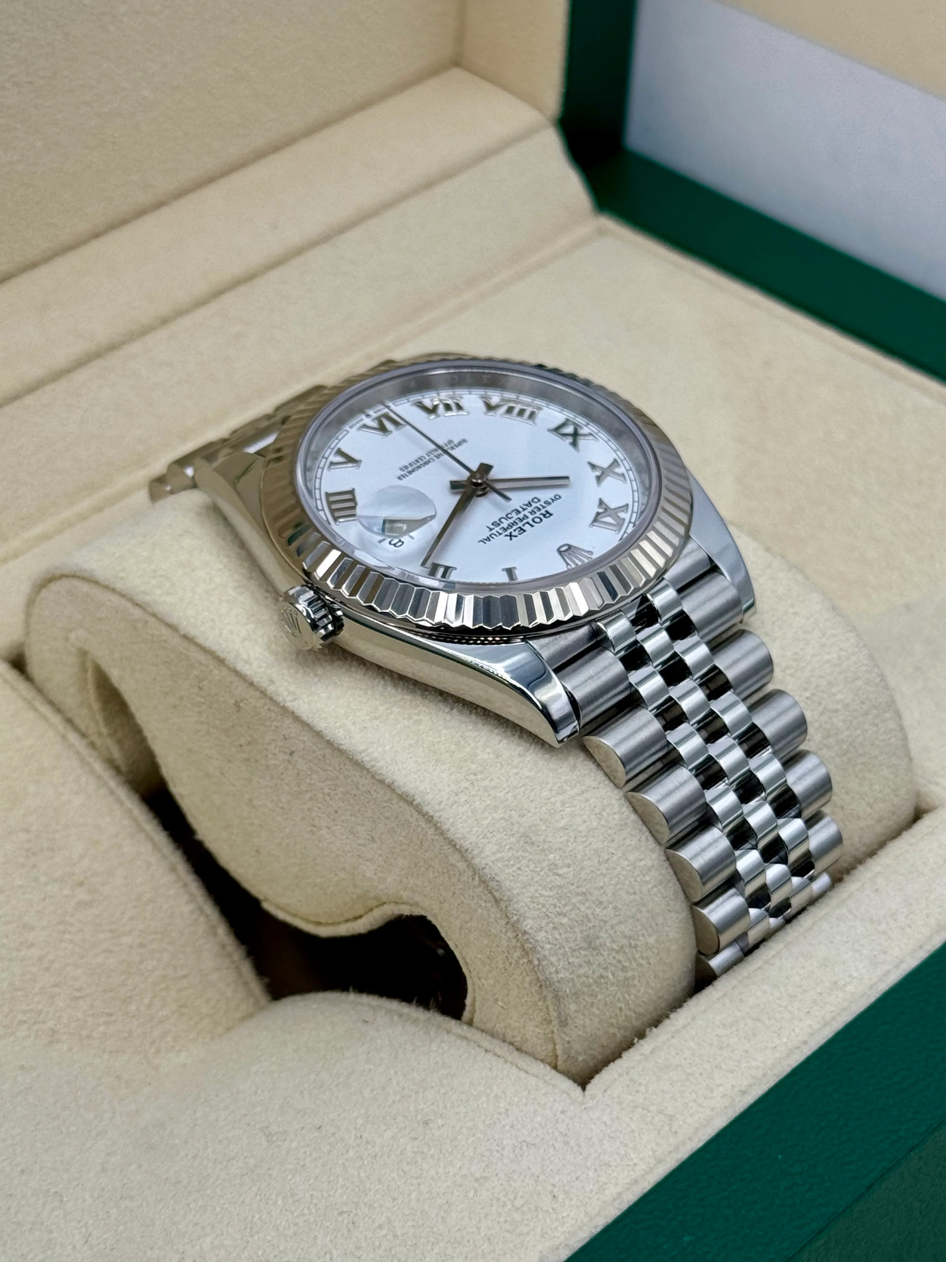 2021 Rolex Datejust 41mm 126334 Stainless Steel Jubilee White Dial - Image 8