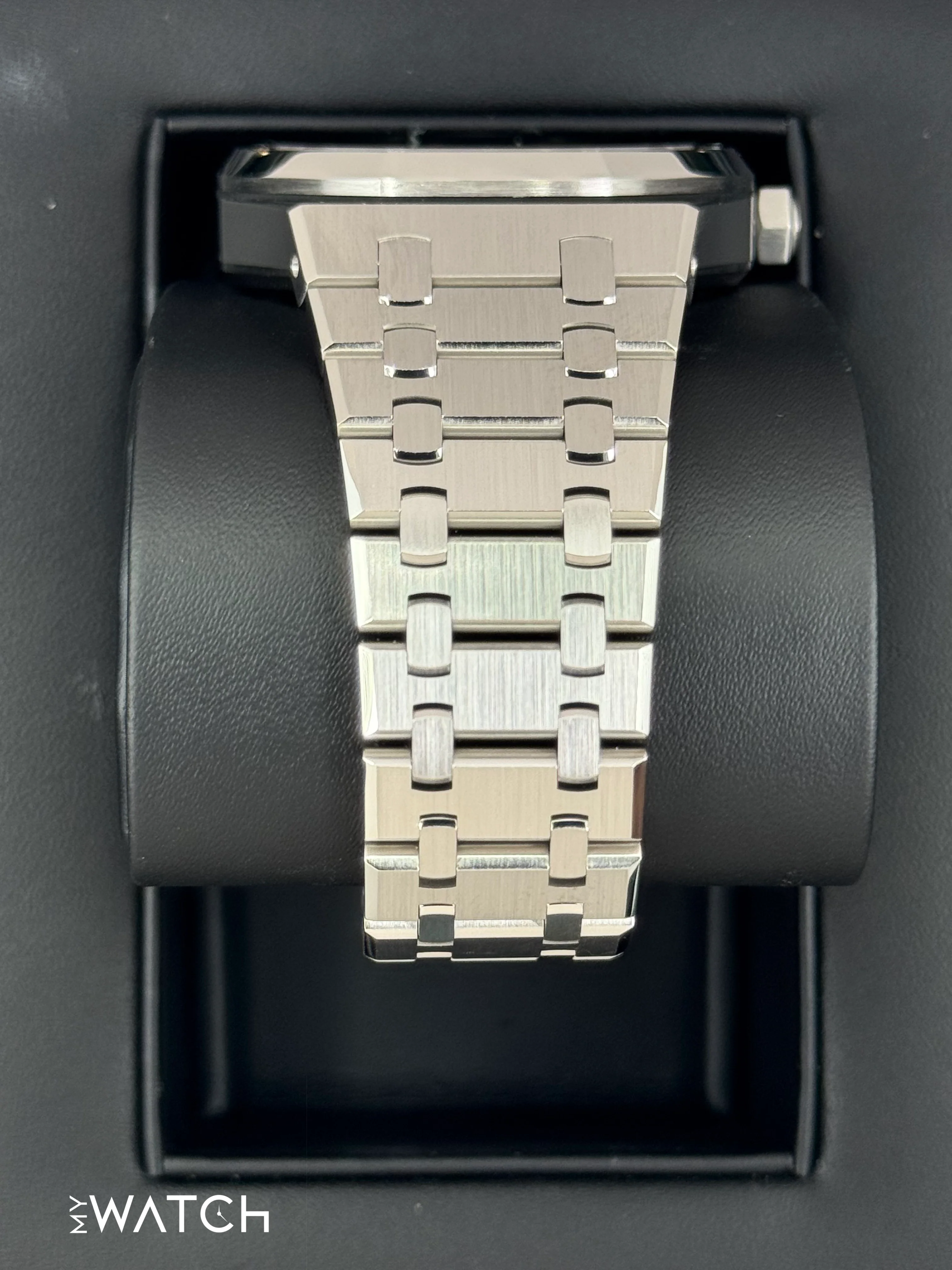 2022 Audemars Piguet Royal Oak 41mm 15500ST Black Dial - Image 3