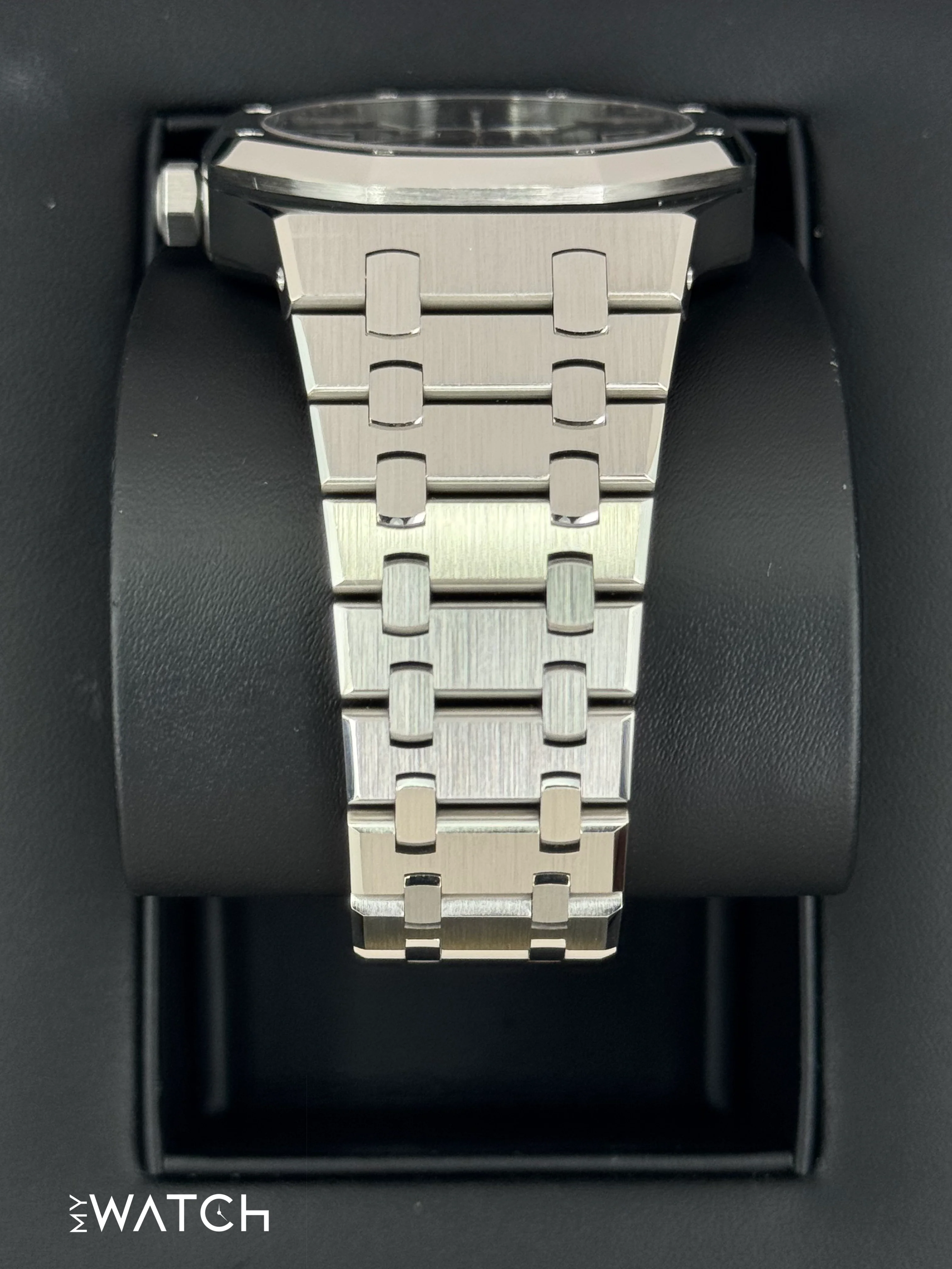 2022 Audemars Piguet Royal Oak 41mm 15500ST Black Dial - Image 4