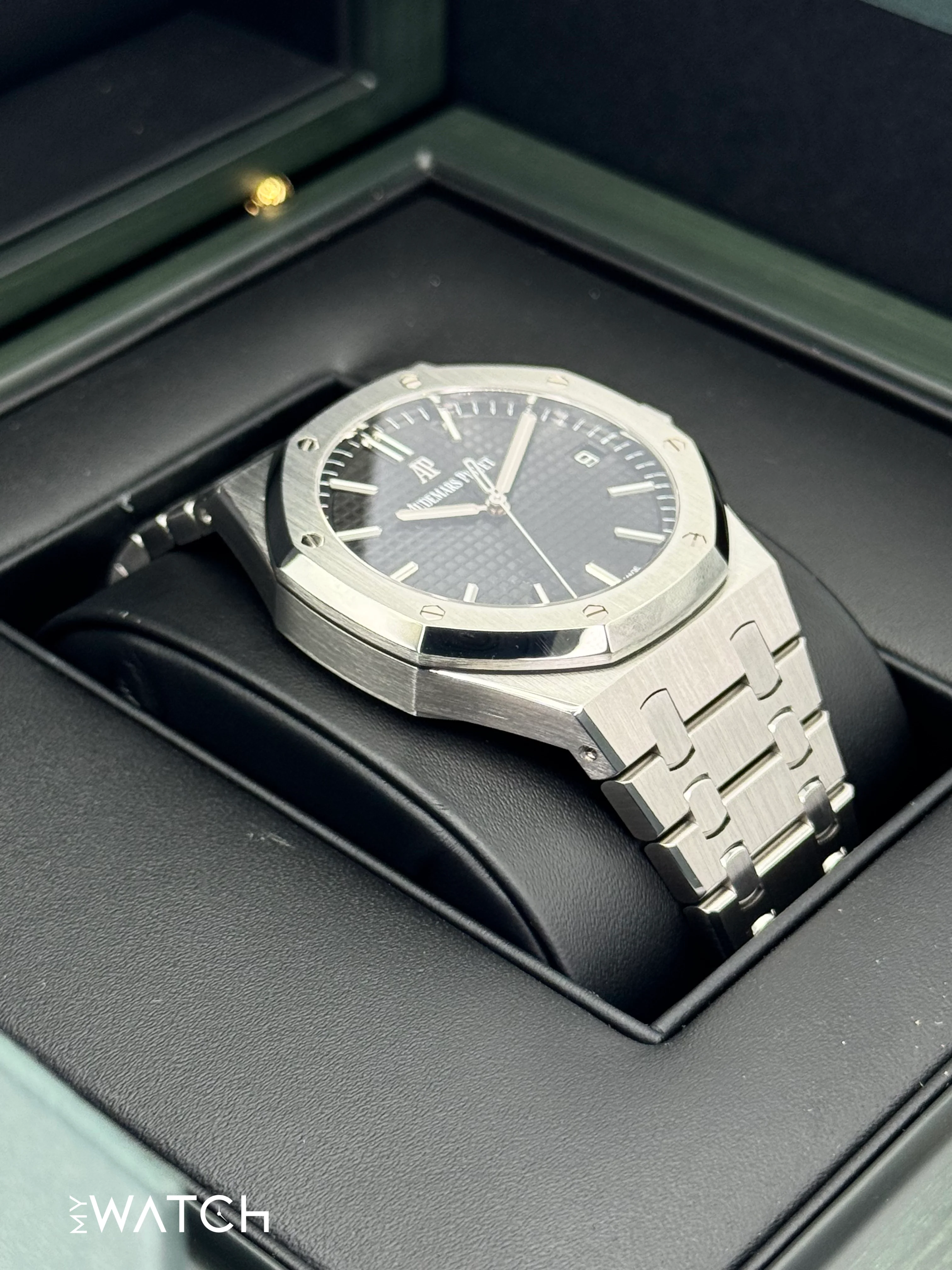 2022 Audemars Piguet Royal Oak 41mm 15500ST Black Dial - Image 6