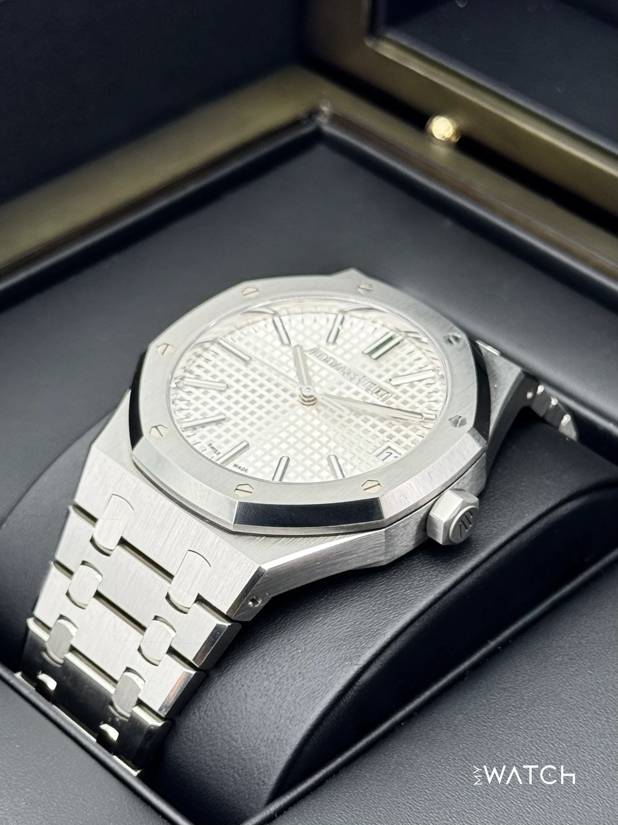NEW 2022 Audemars Piguet  Royal Oak  41mm 15510ST Stainless Steel White Dial - Image 5