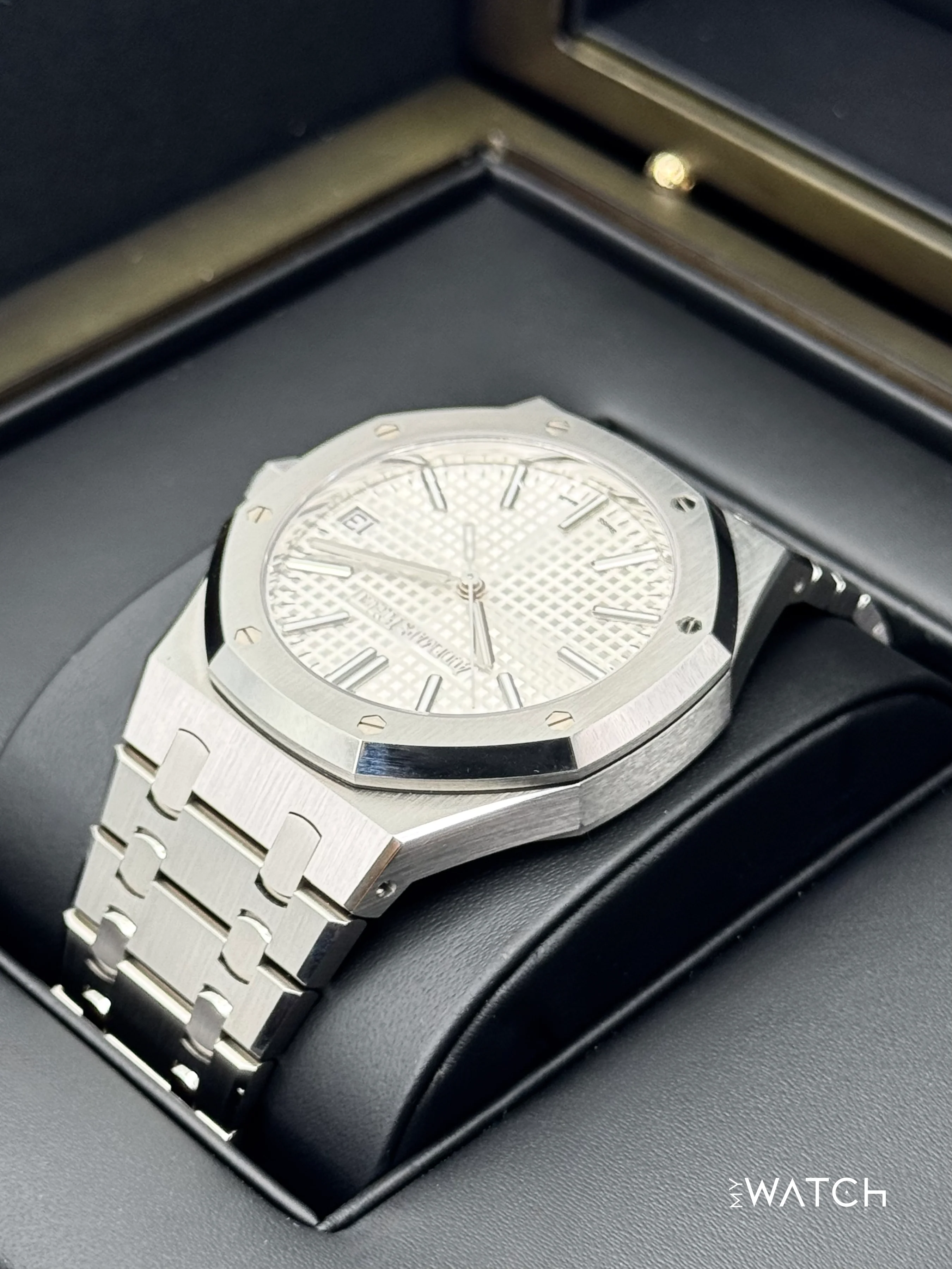 NEW 2022 Audemars Piguet  Royal Oak  41mm 15510ST Stainless Steel White Dial - Image 7