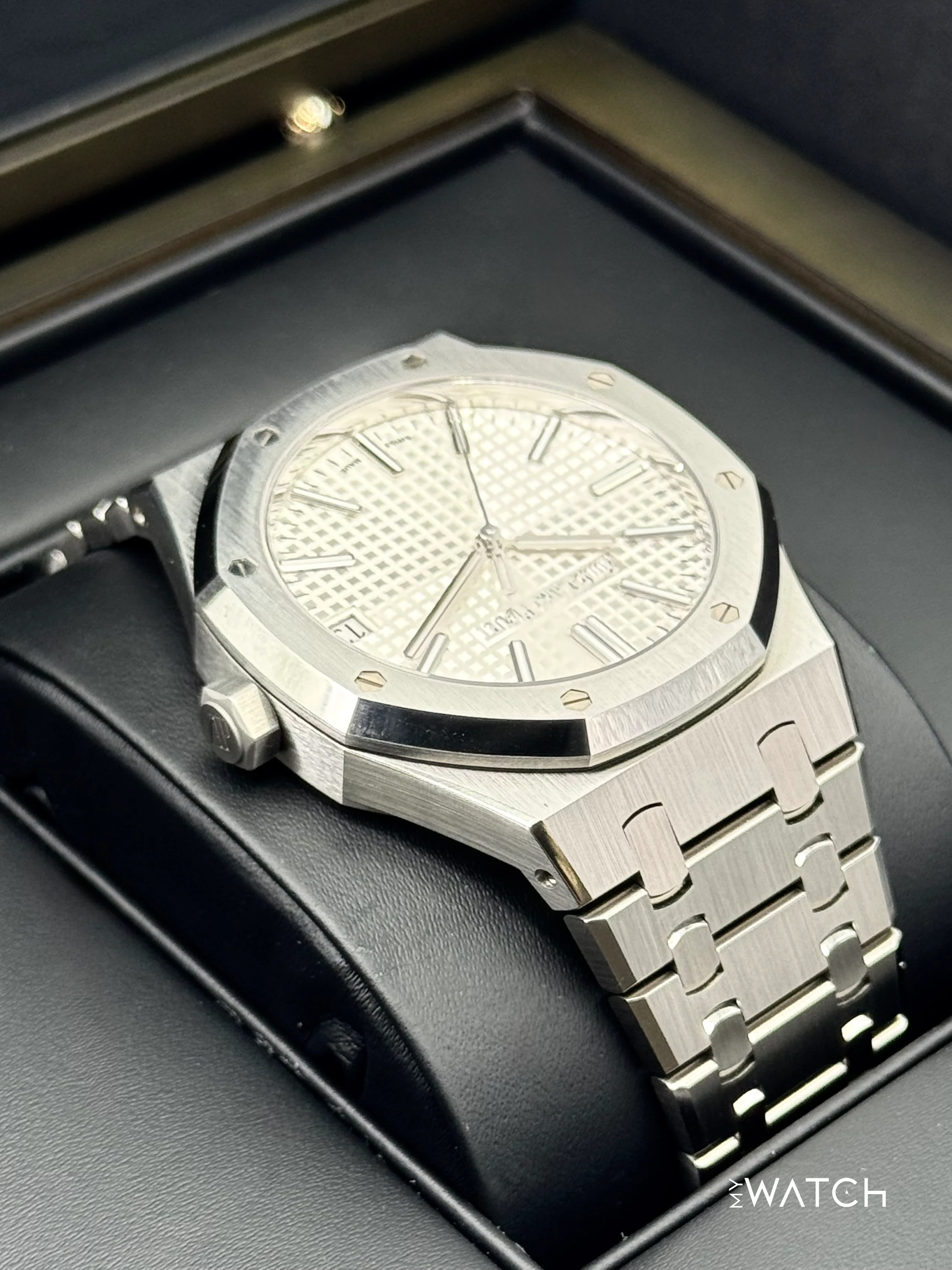 NEW 2022 Audemars Piguet  Royal Oak  41mm 15510ST Stainless Steel White Dial - Image 8