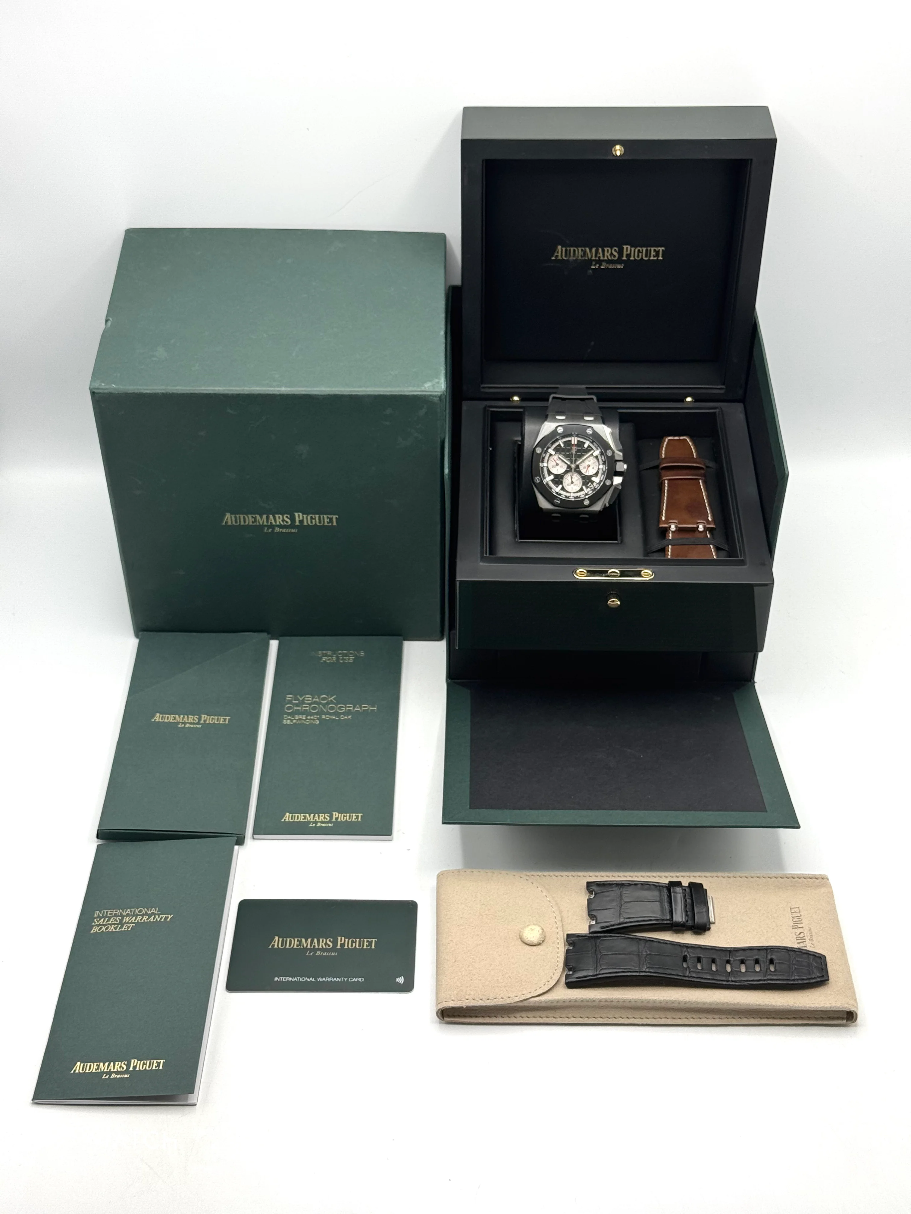 2022 Audemars Piguet Royal Oak Chronograph 43mm 26420SO Black Dial - Image 10