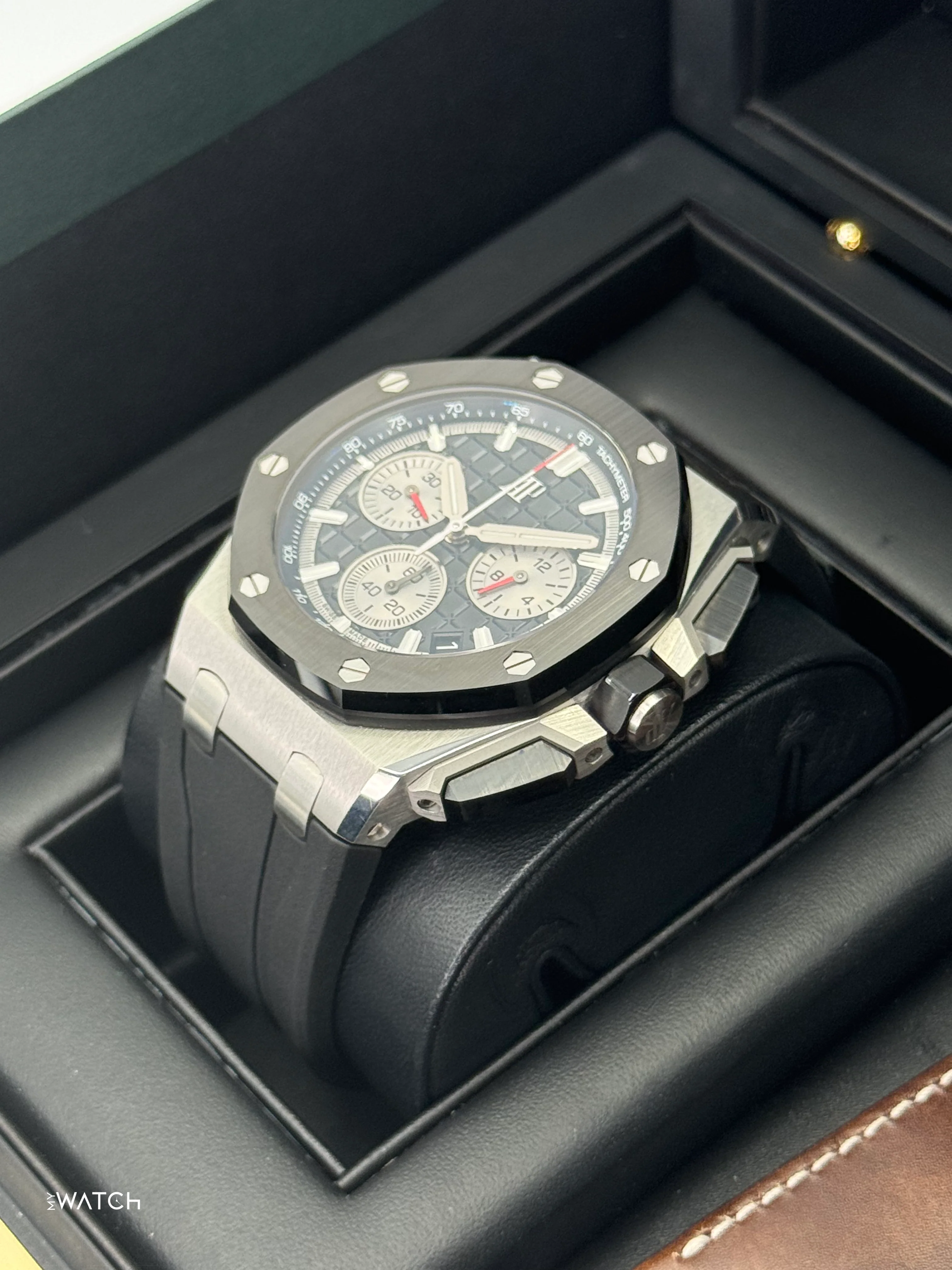 2022 Audemars Piguet Royal Oak Chronograph 43mm 26420SO Black Dial - Image 5