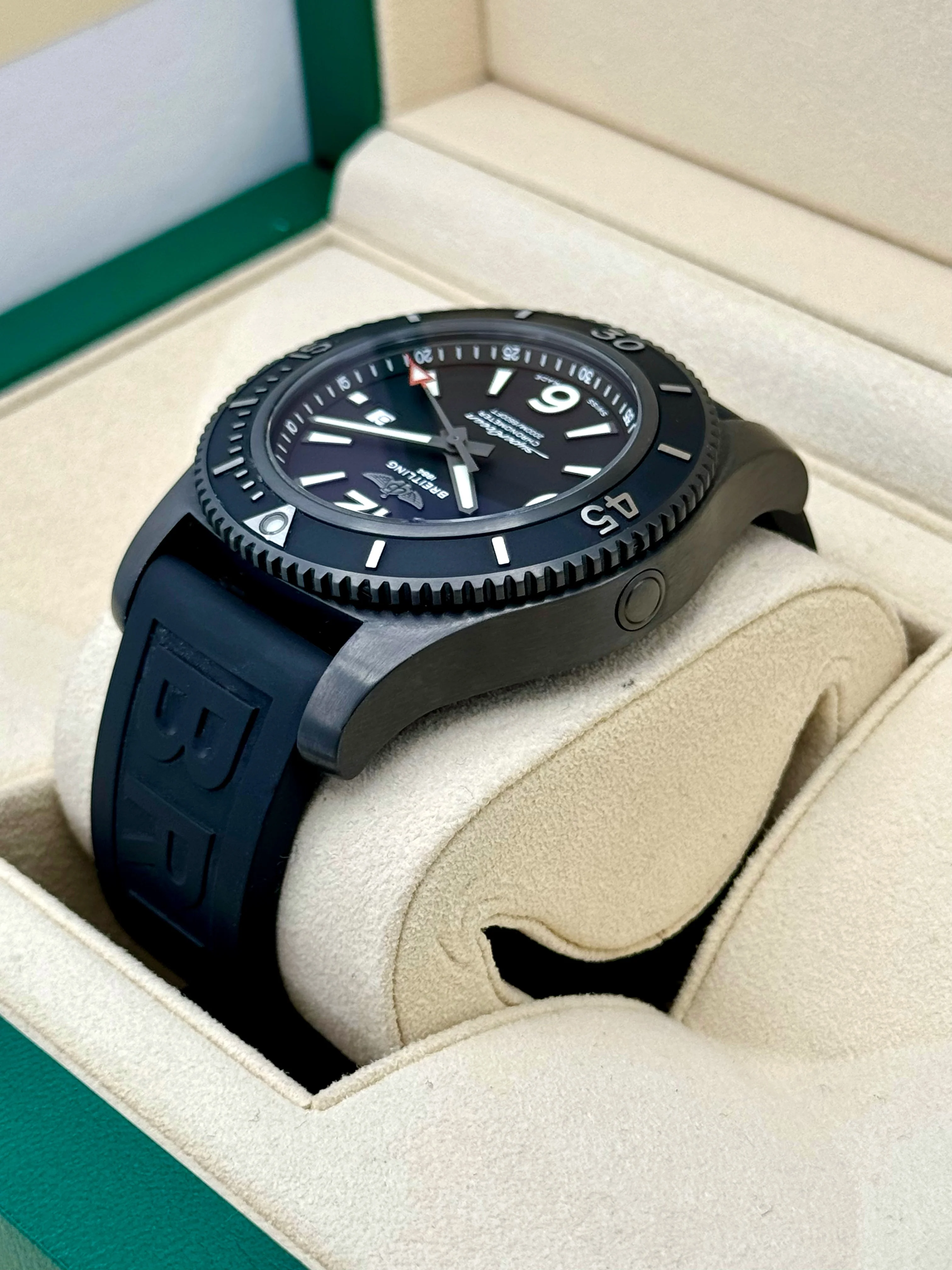 2022 Breitling Superocean Automatic 46mm M17368 Black Dial - Image 7