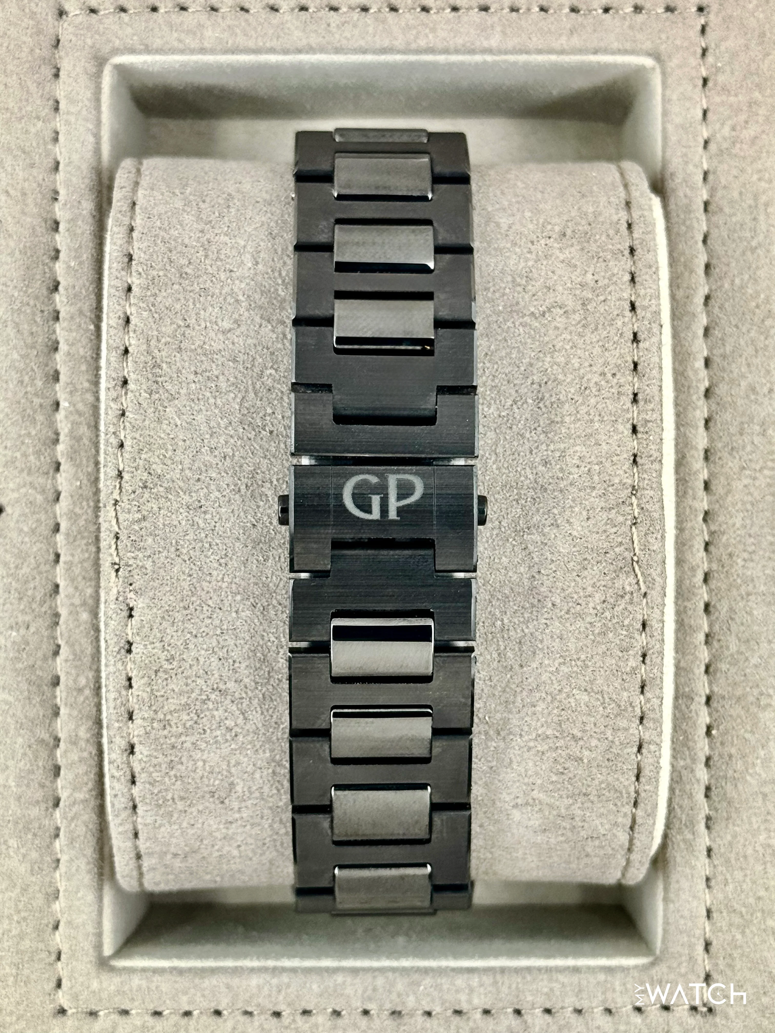 2022 Girard-Perregaux Laureato 42mm 81010-32-631-32A Ceramic Black Dial - Image 2