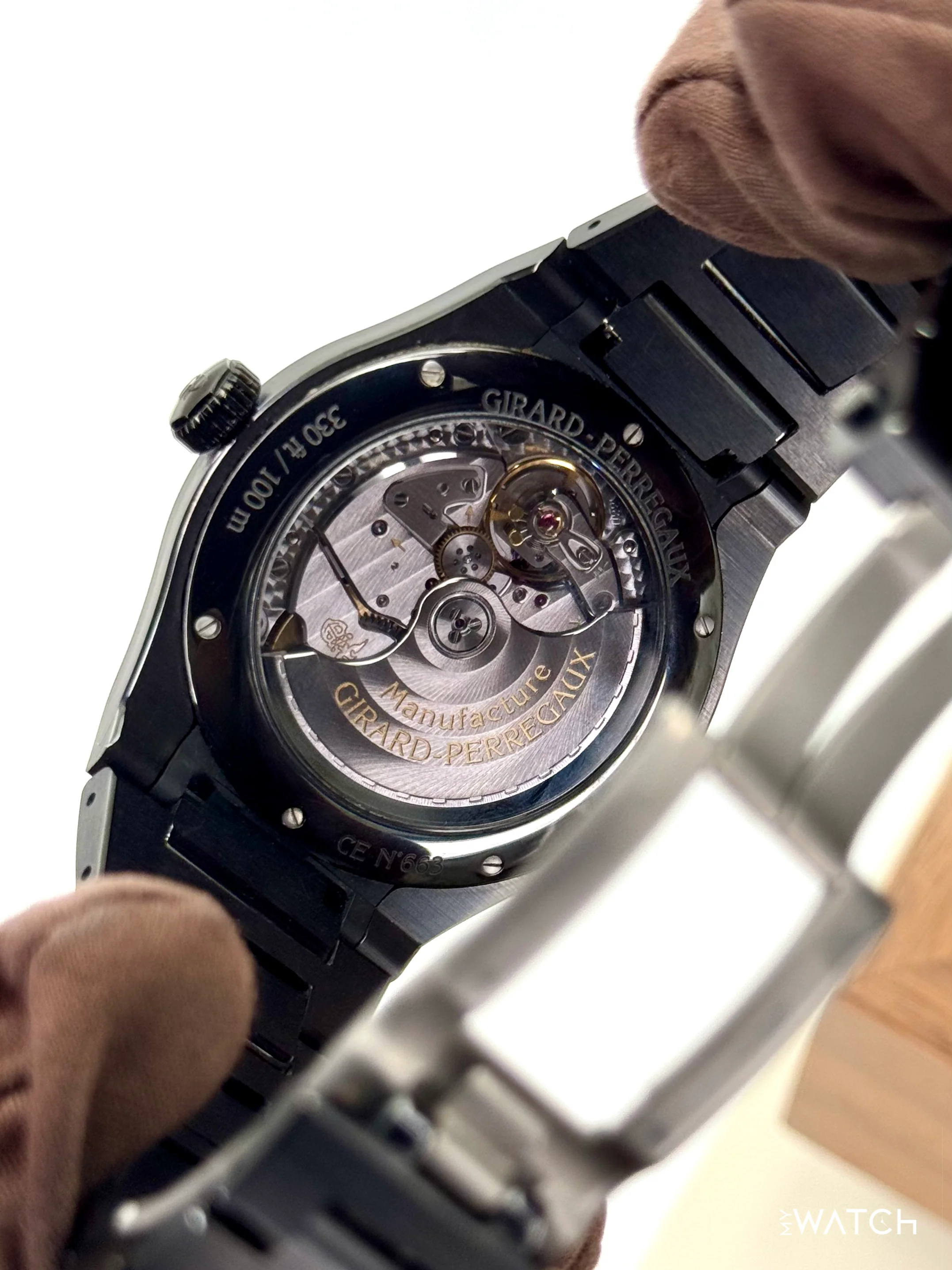 2022 Girard-Perregaux Laureato 42mm 81010-32-631-32A Ceramic Black Dial - Image 9