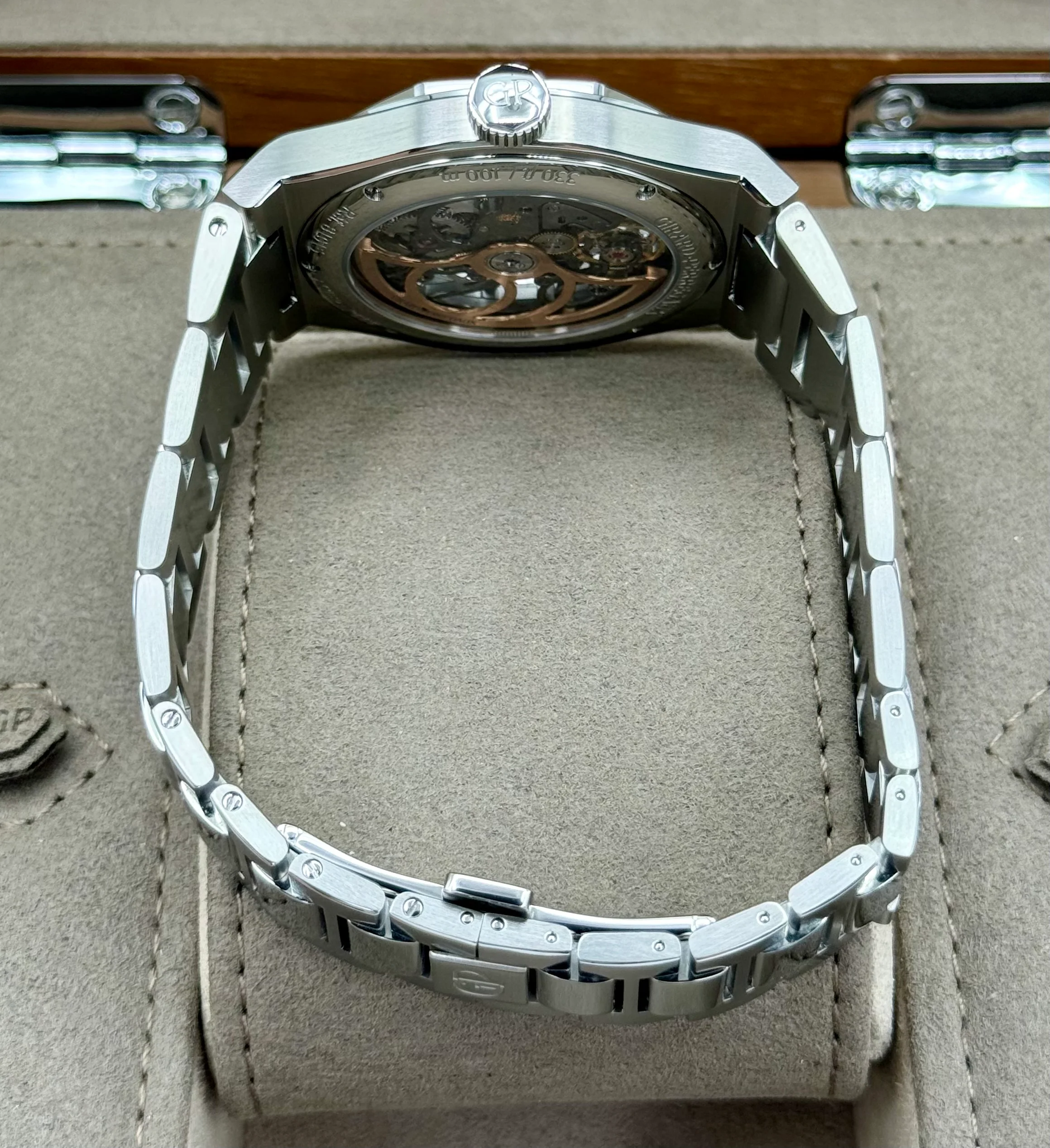 2022 Girard-Perregaux Laureato 42mm 81015-11-001-11A Skelton Dial - Image 9