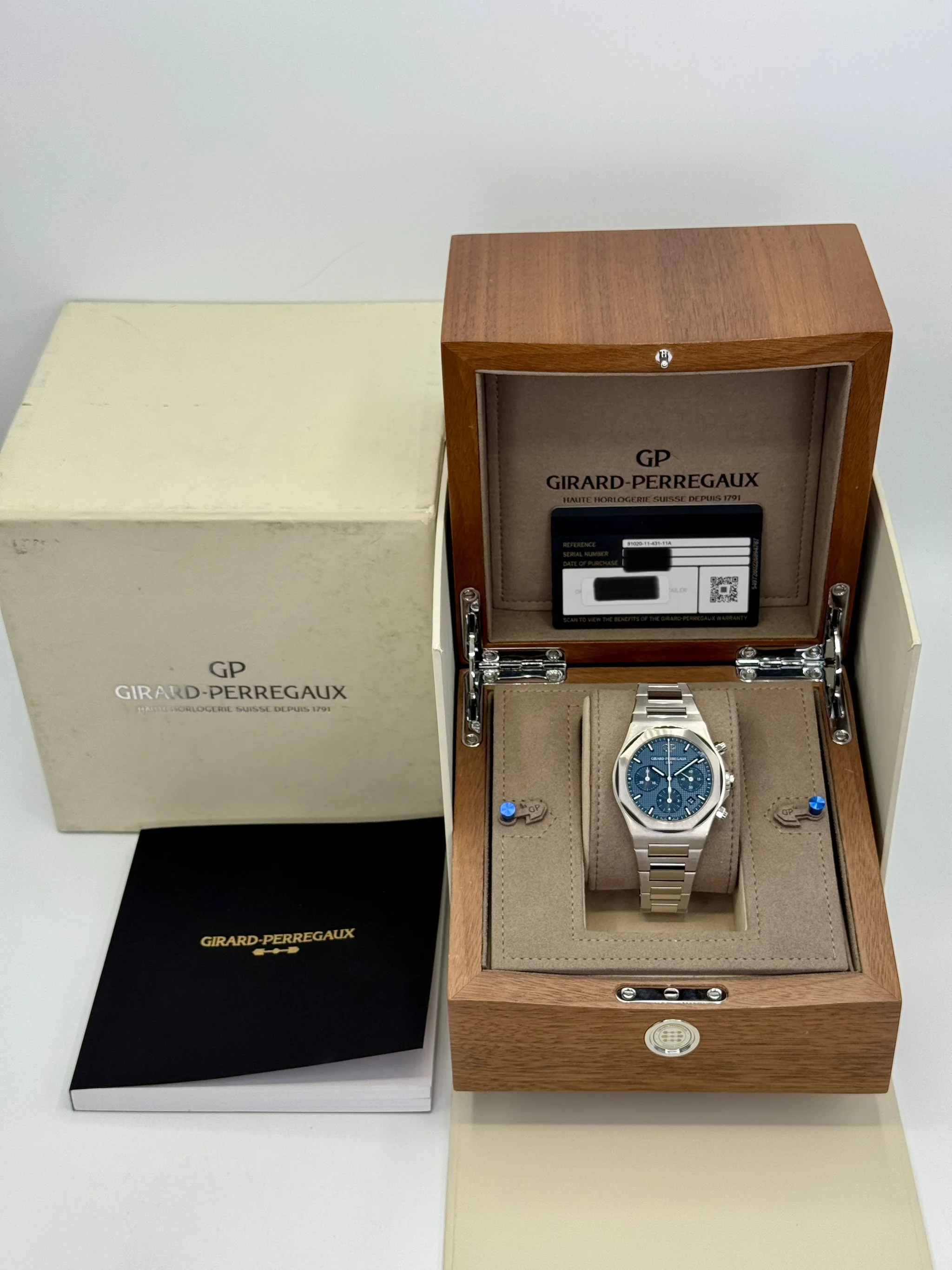 2022 Girard-Perregaux Laureato Chronograph 42mm 81020-11-431-11A Blue Dial - Image 10