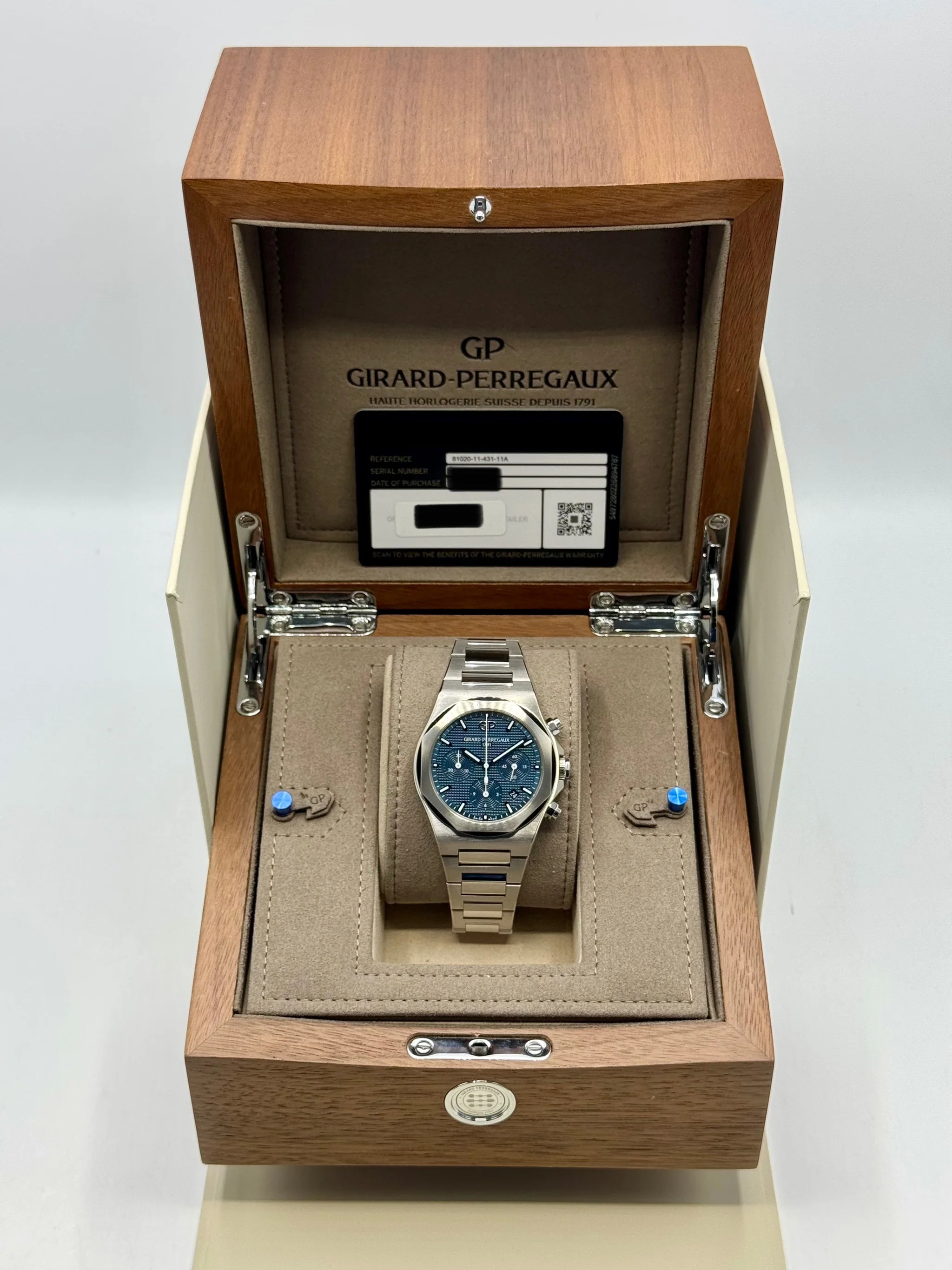 2022 Girard-Perregaux Laureato Chronograph 42mm 81020-11-431-11A Blue Dial - Image 9