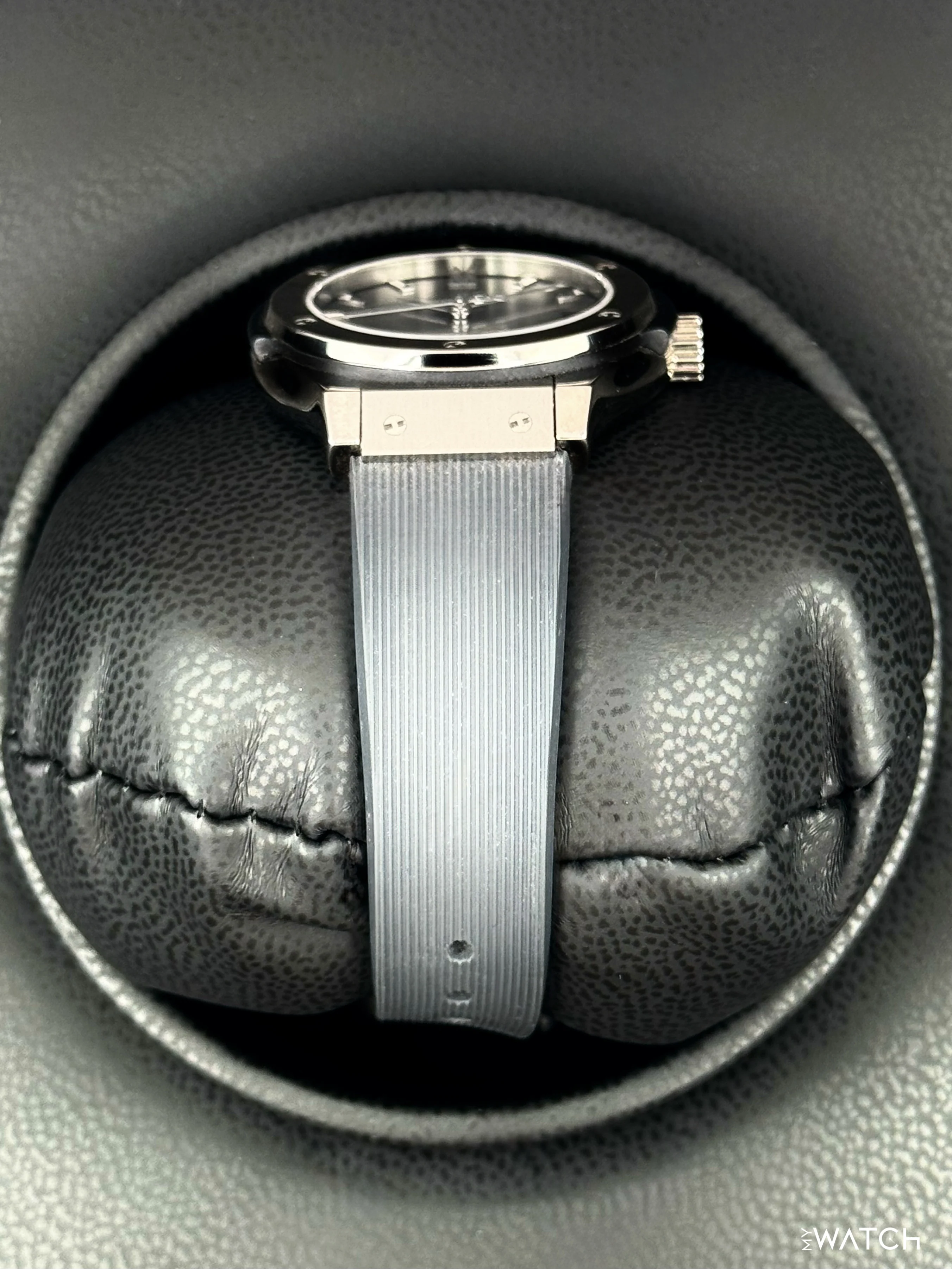 2022 Ladies Hublot Classic Fusion 33mm 581.NX.7071.RX Titanium Grey Dial - Image 3