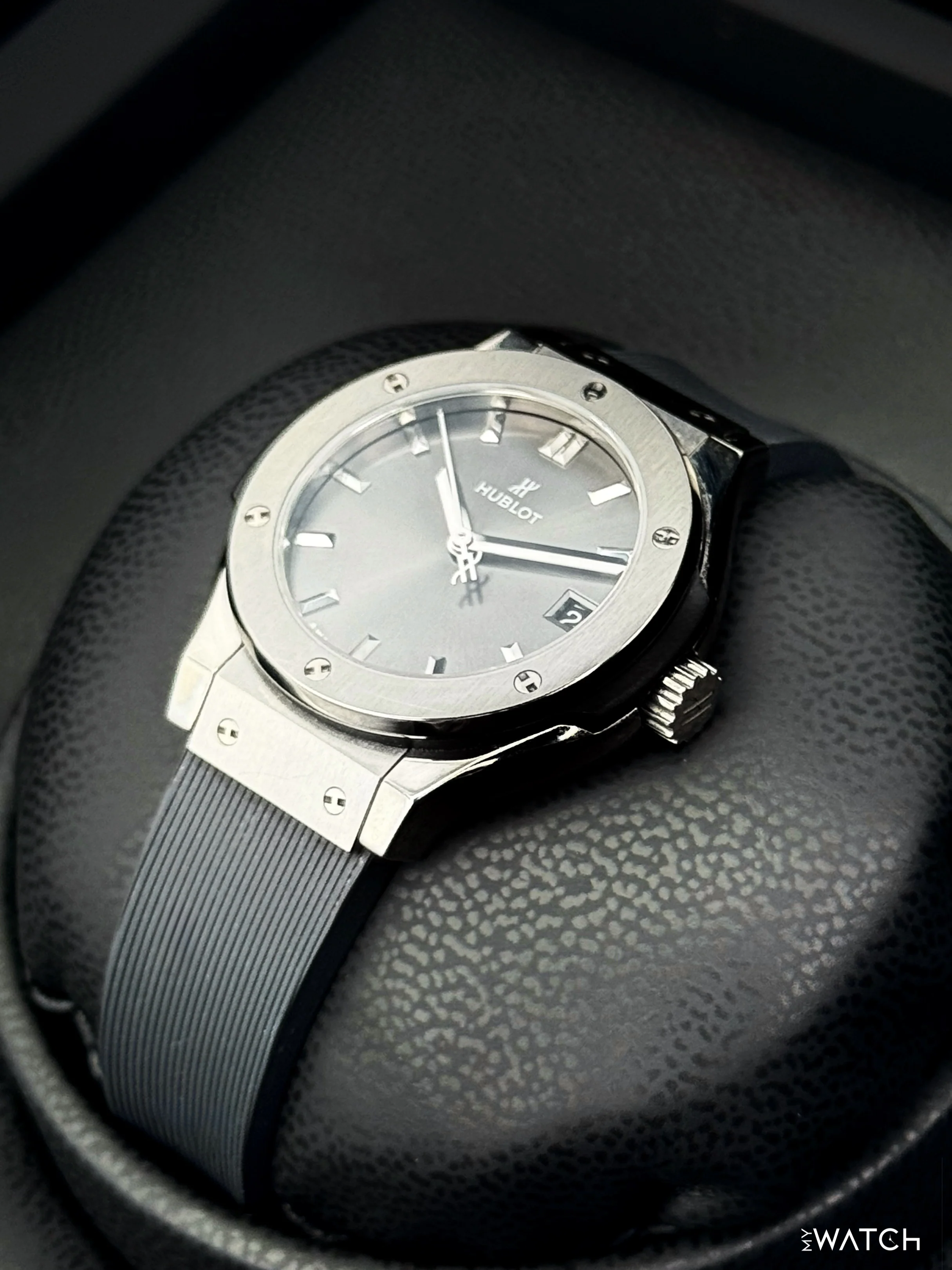 2022 Ladies Hublot Classic Fusion 33mm 581.NX.7071.RX Titanium Grey Dial - Image 5