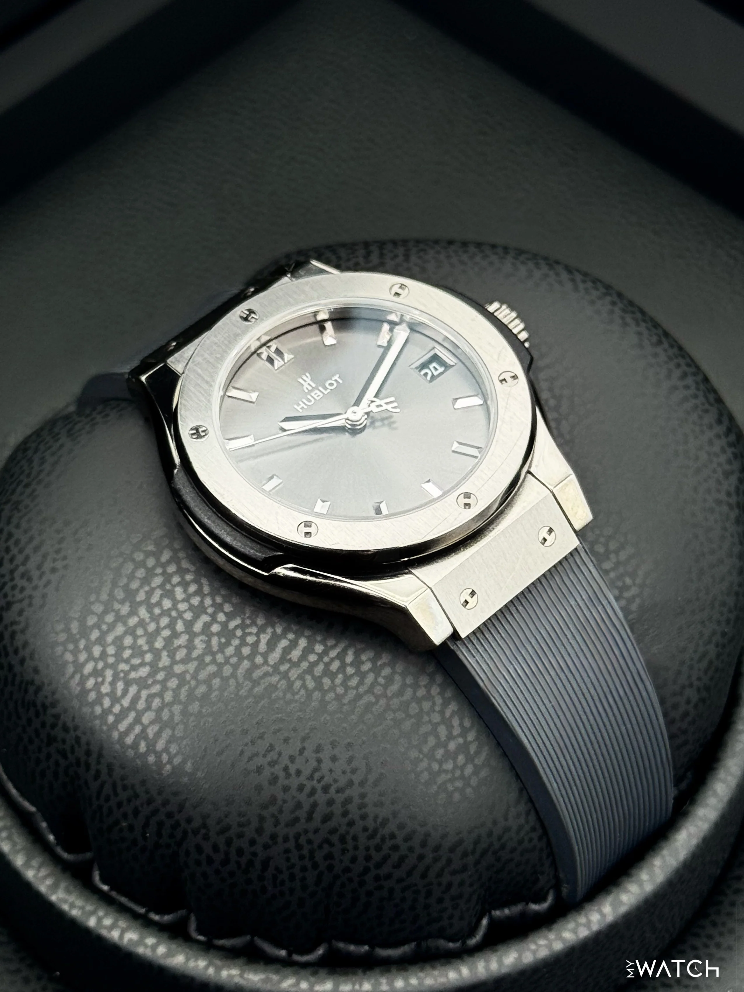 2022 Ladies Hublot Classic Fusion 33mm 581.NX.7071.RX Titanium Grey Dial - Image 6