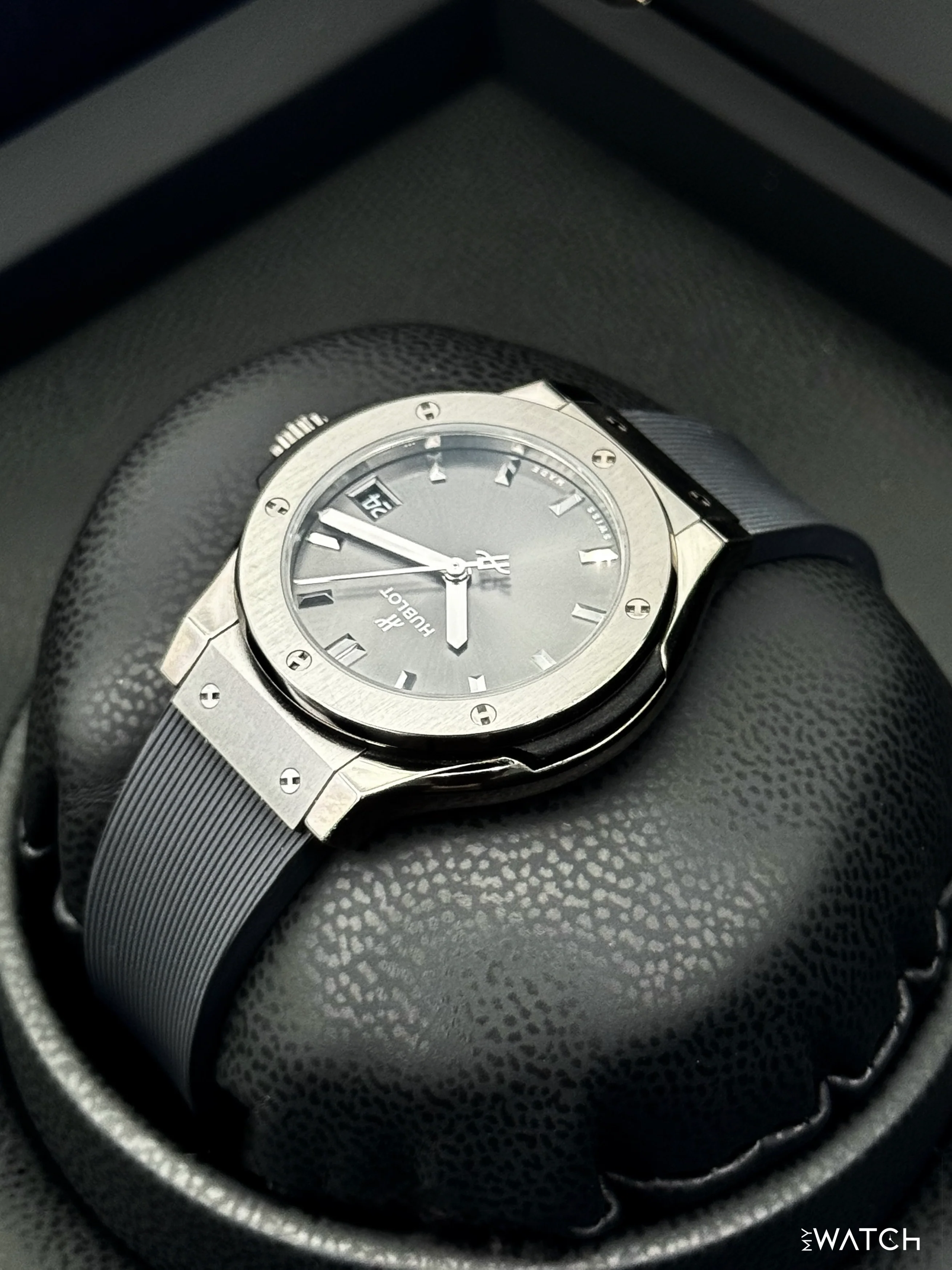 2022 Ladies Hublot Classic Fusion 33mm 581.NX.7071.RX Titanium Grey Dial - Image 7